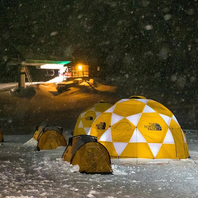 What a night!! It was stormy but it sure was fun. Thanks @whistlerblackcomb for letting us camp in the alpine. And huge thanks to @thenorthface_snow for keeping us warm!