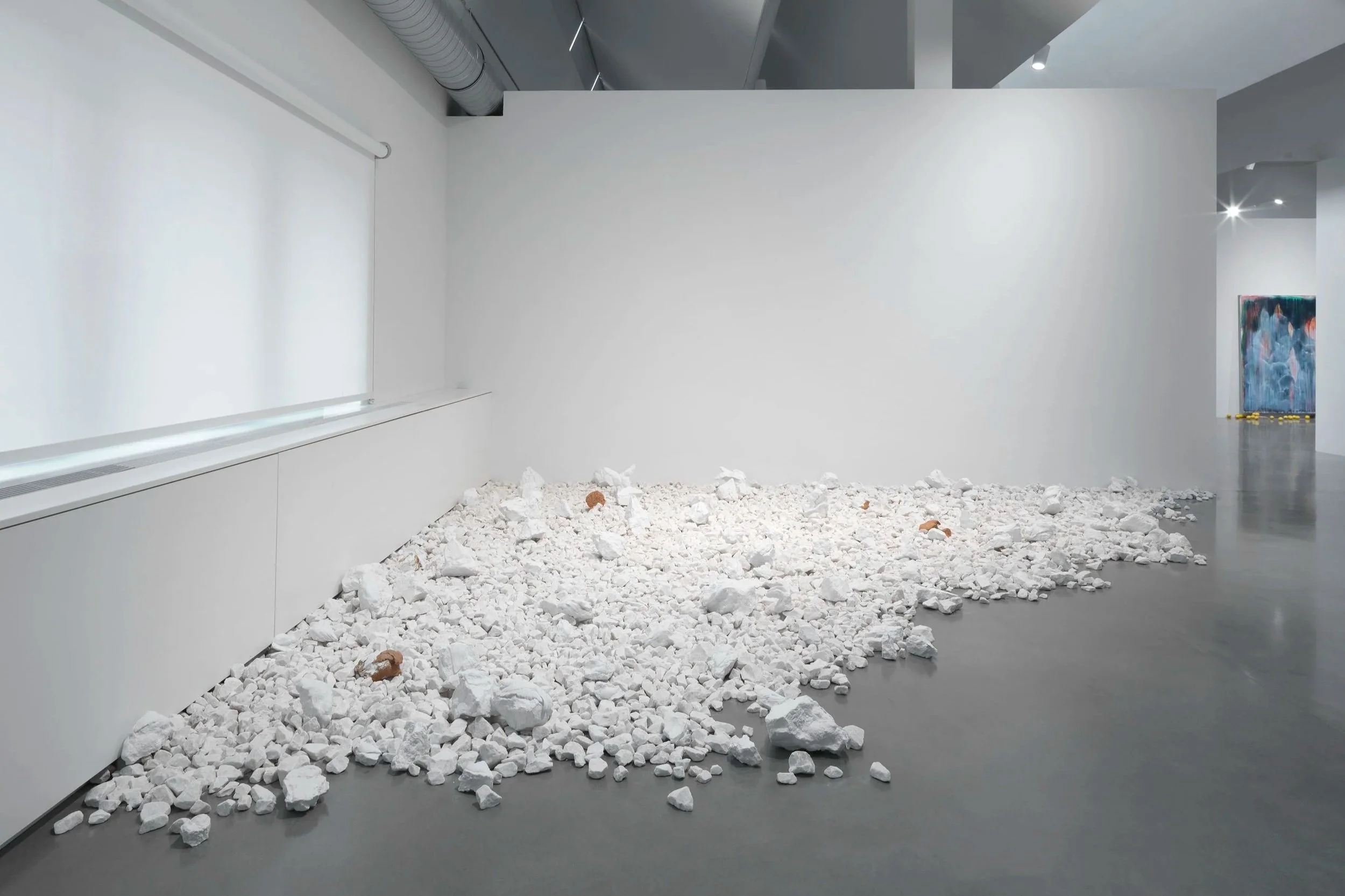   Thu-Van Tran. Write As Beasts Scream at Night , 2026, Ausstellungsansicht, Maschinenhaus M2, KINDL – Zentrum für zeitgenössische Kunst, © Thu-Van Tran VG Bild-Kunst, Bonn, 2026, Foto: Jens Ziehe&nbsp; 