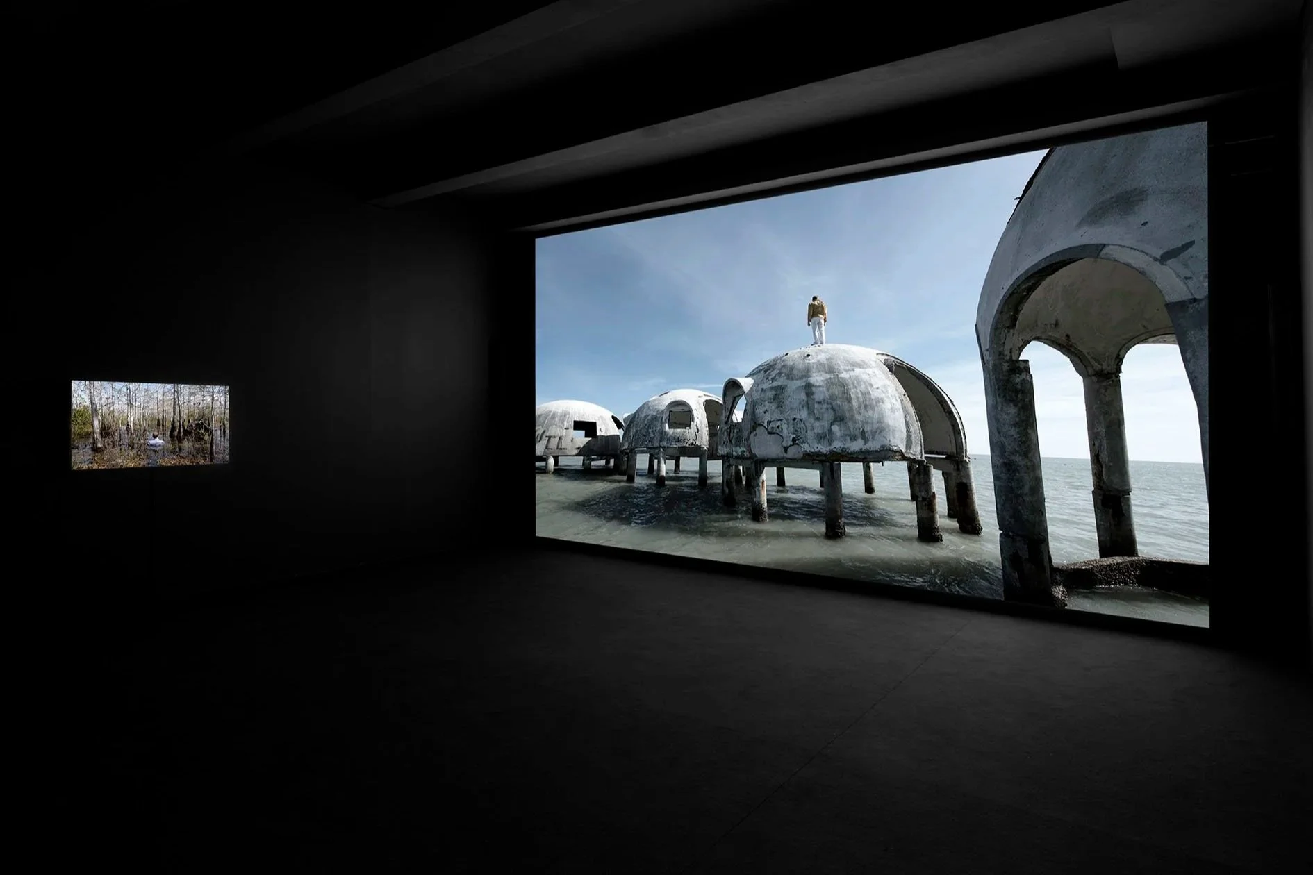 Earth-ling_AA_2026_Jens Ziehe _1.jpg