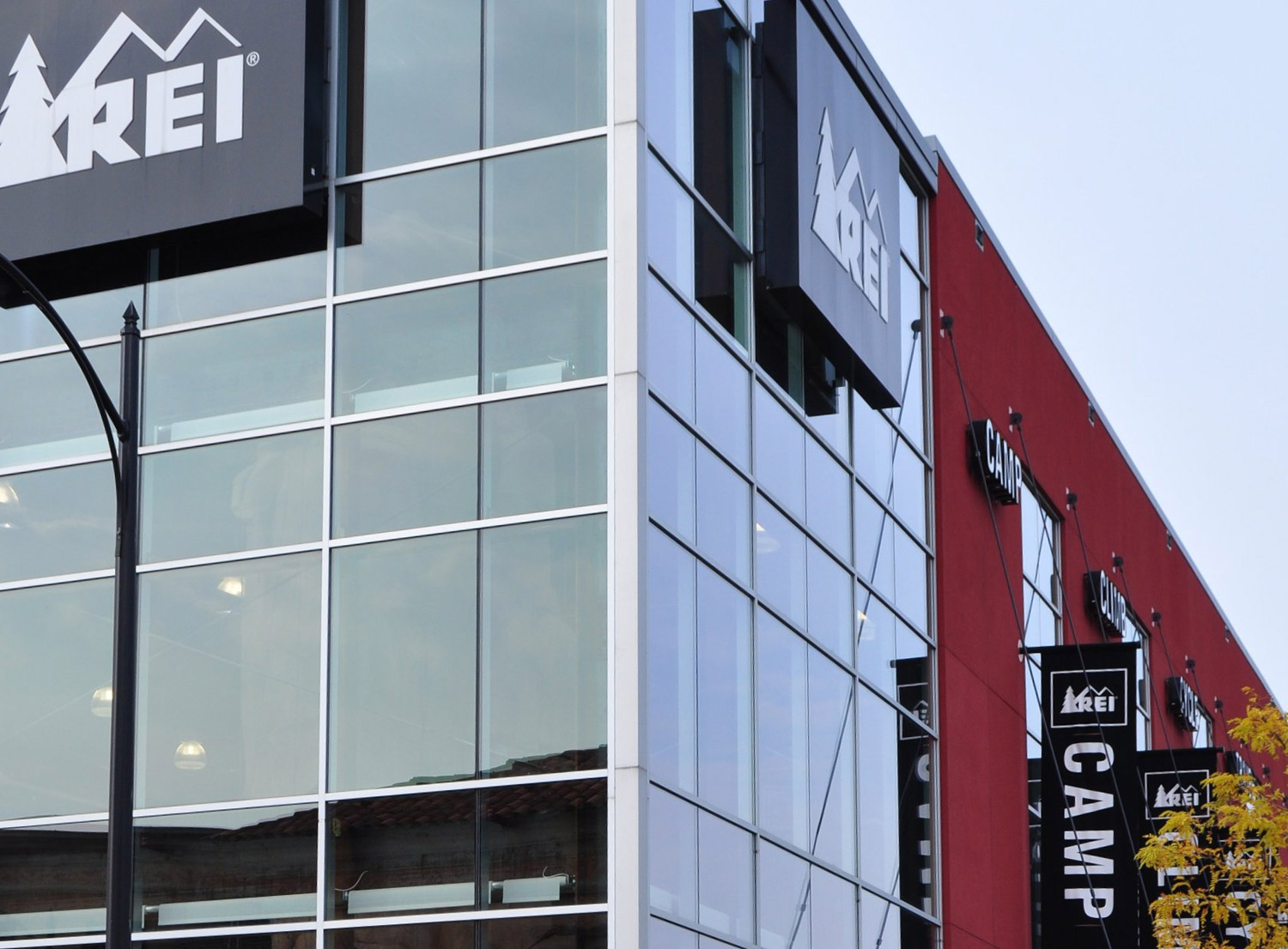 REI_StoreFront.jpg