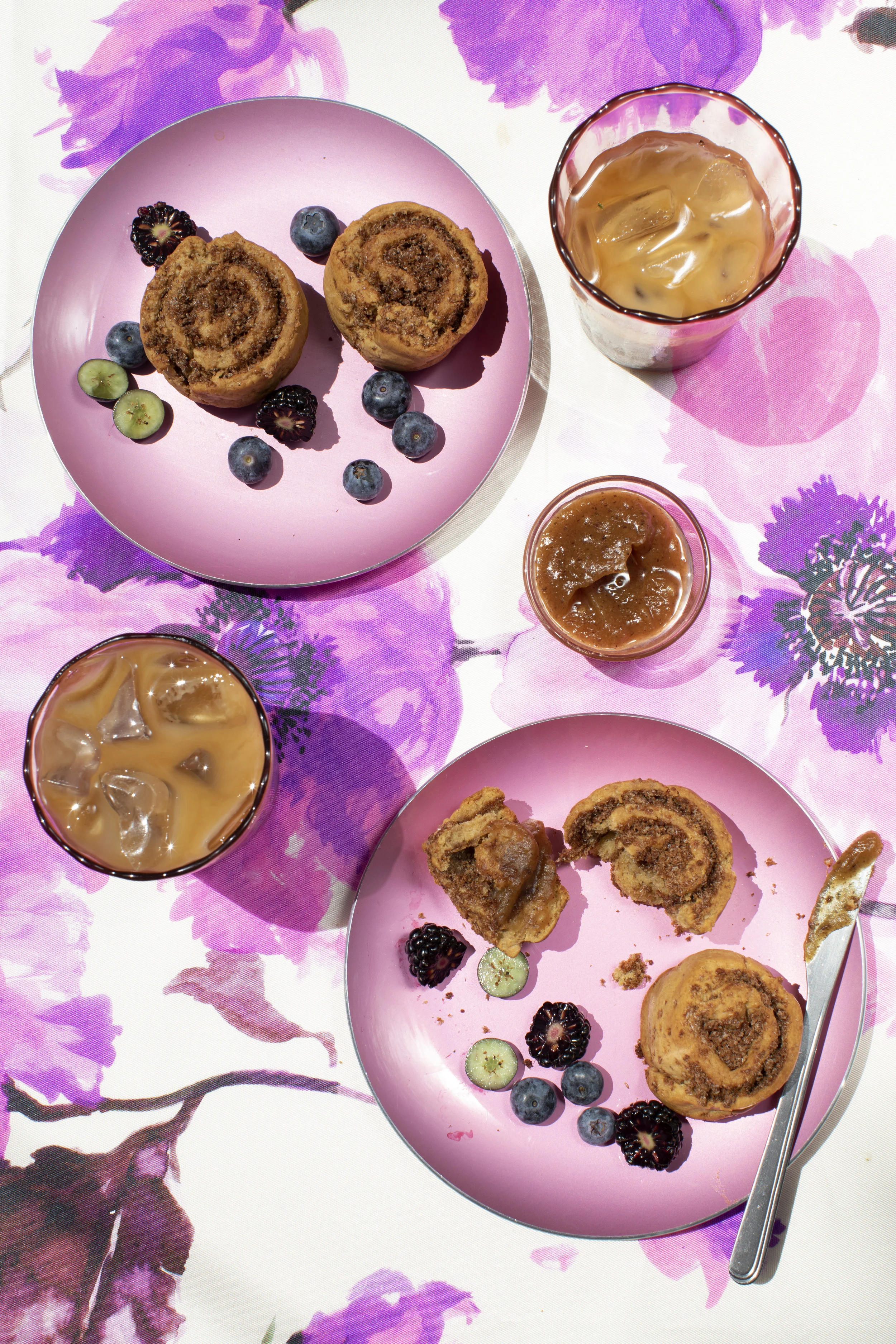 sexy_cinnamon_rolls.jpg