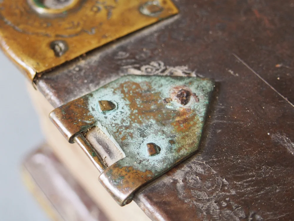 Forgue Bible BT 65 catchplate.jpg