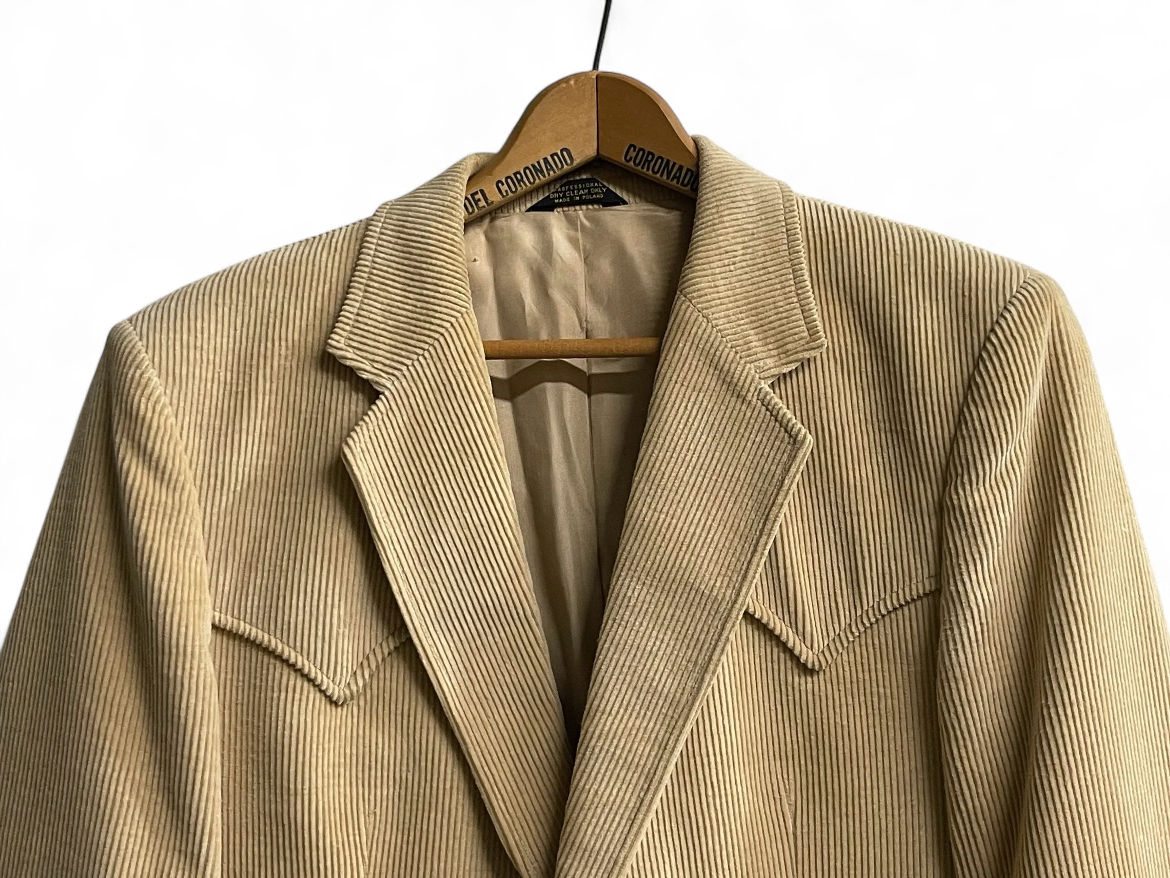 Vintage Corduroy Sport Coat Blazer - Western Yoke, Fully Lined Jacket, Size 40R, button front closure, front pockets, interior zipper pockets. 70s retro classic apparel.