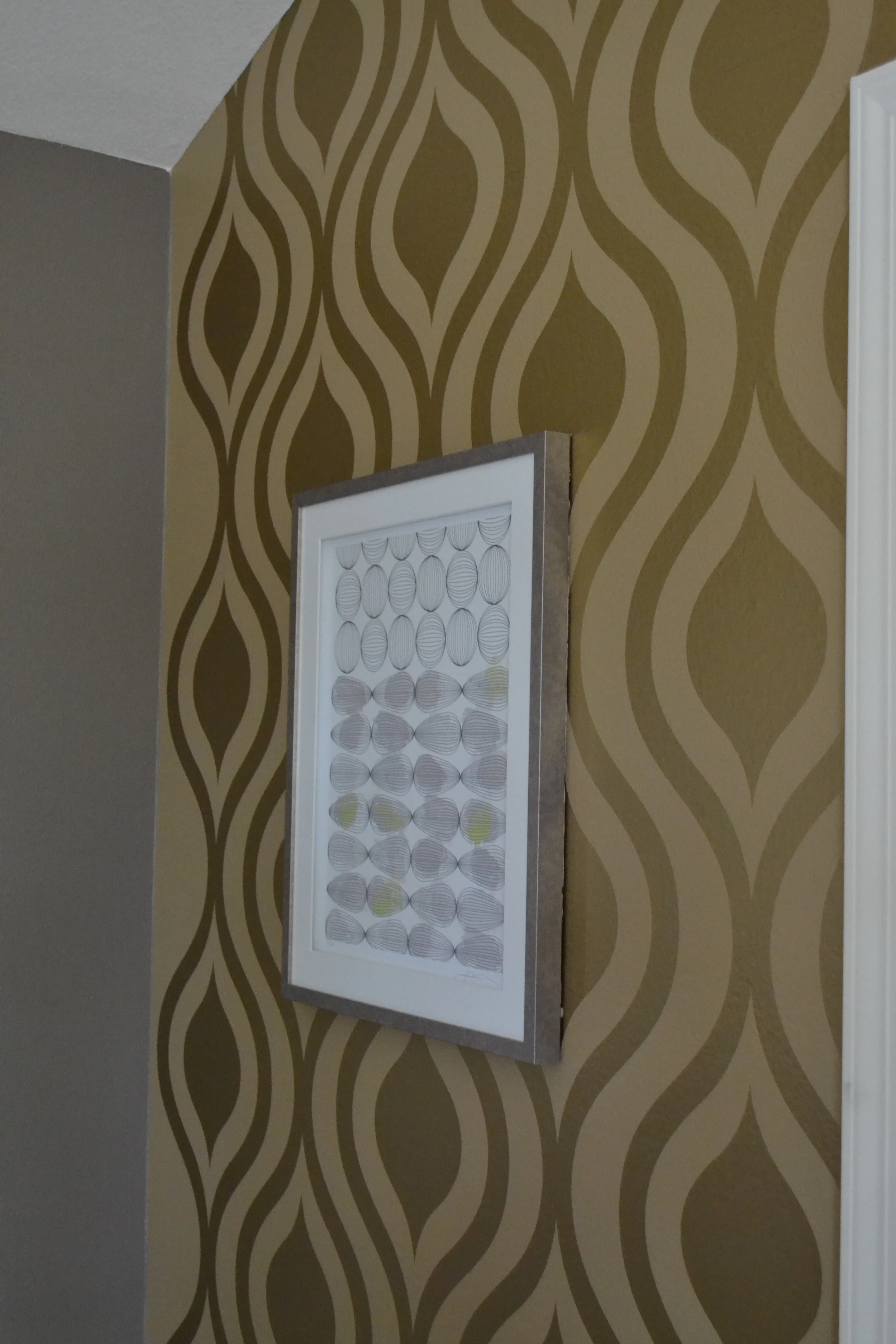 Mid century wall decals in an ogee pattern, removable, stylish, easy to apply and remove. Renter friendly.