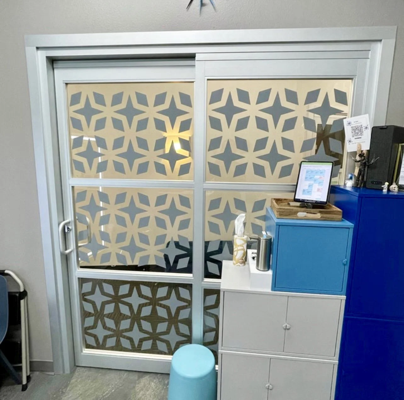 Mid century modern breeze block vinyl wall decals for home decor. Peel and stick, removable stylish geometric pattern, 2 sizes, 24 color options.