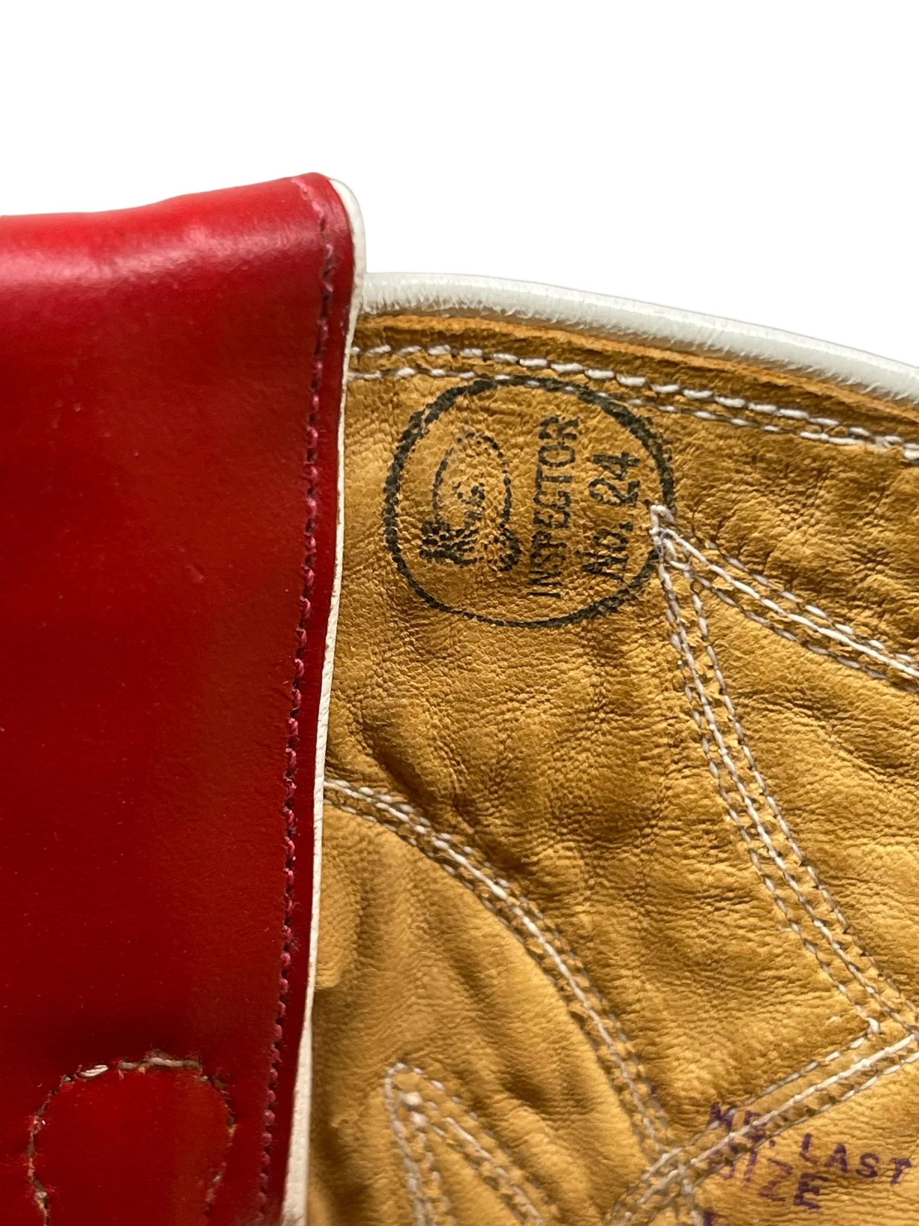 Size, style, registration of a vintage pair women's 1970s Justin two toned red and white leather cowboy boots, style L4069, size 8 1/2 B