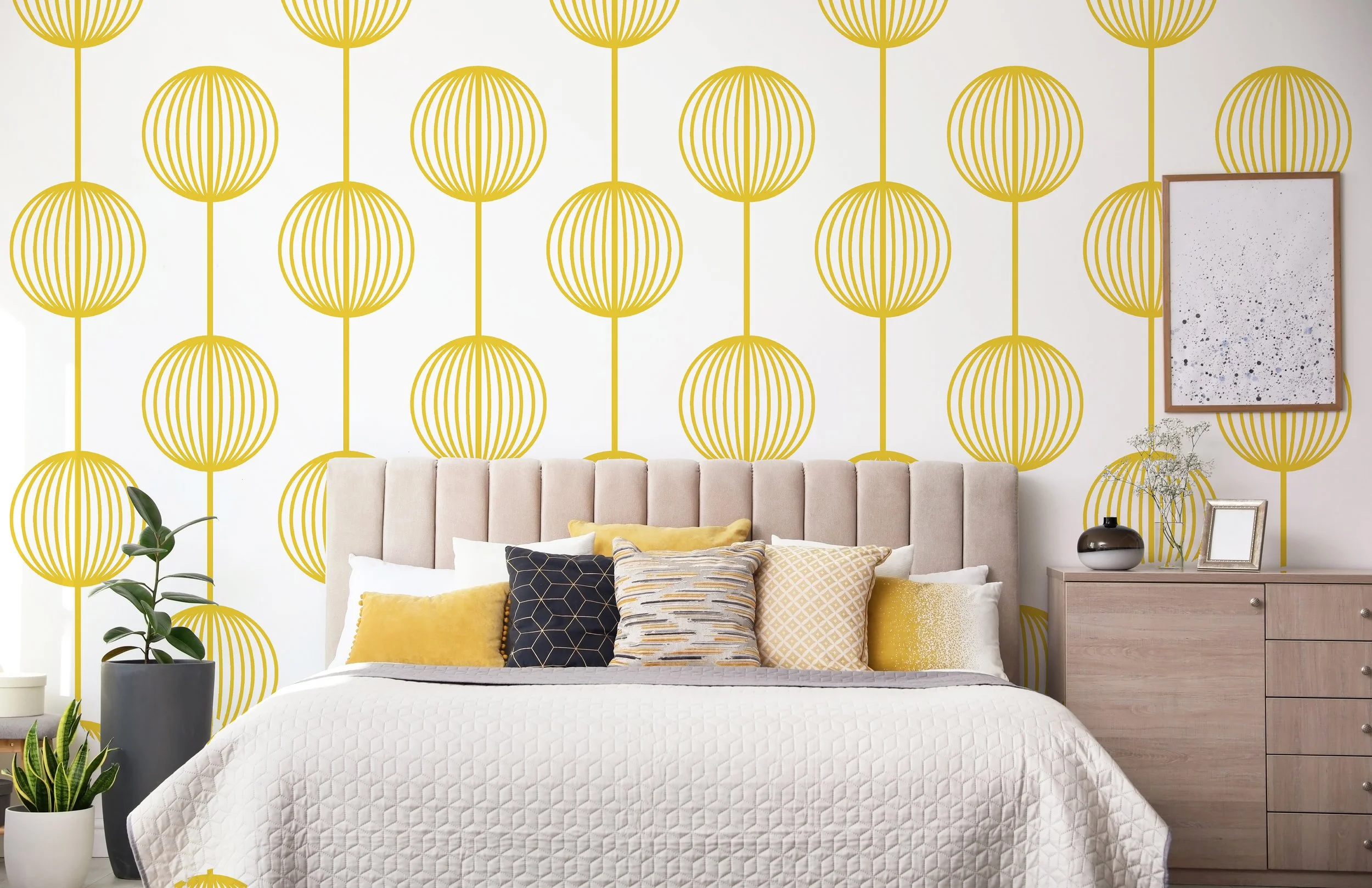 Round Globe Chain YLO WALL 042224.JPG