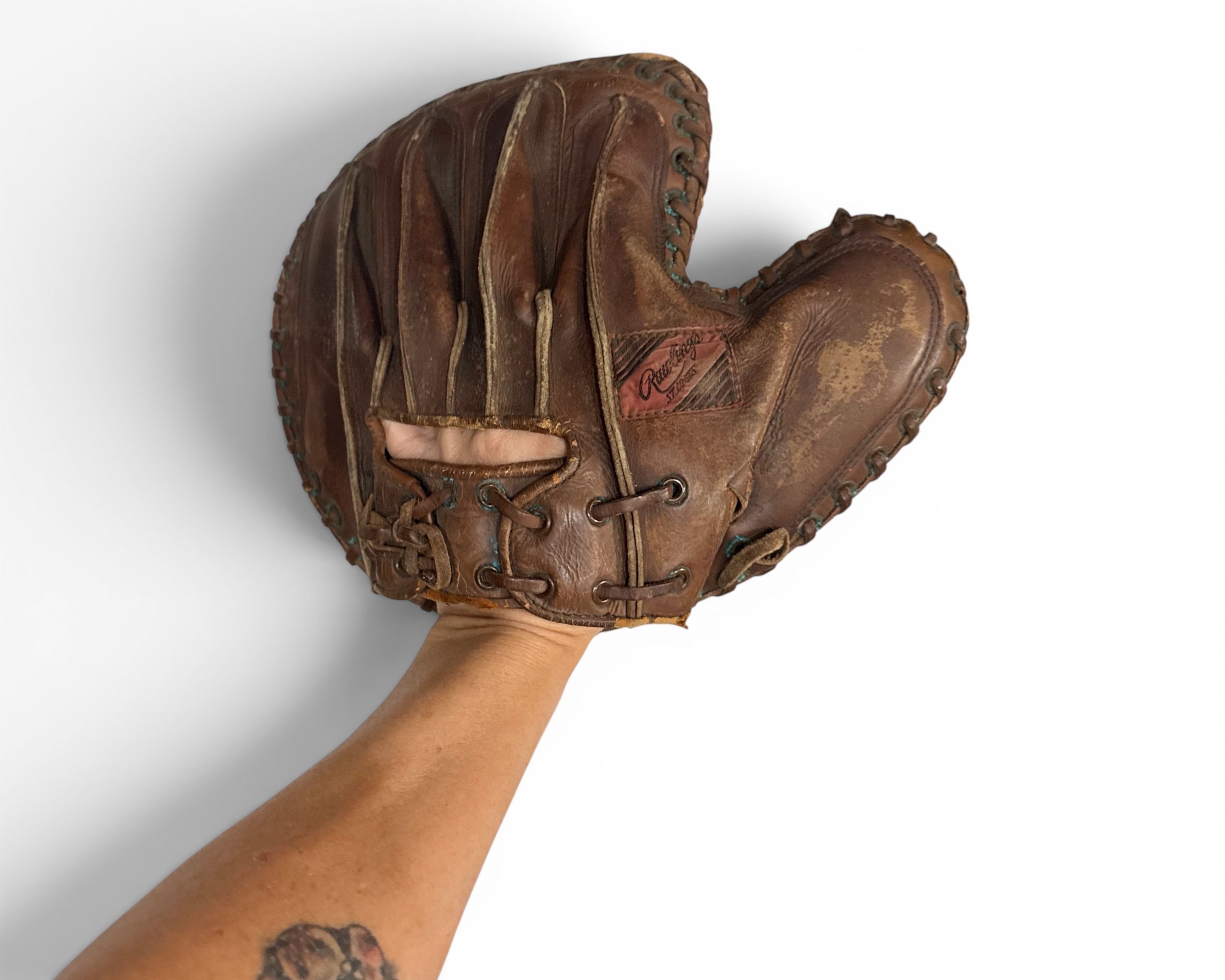 Photoroom_20260526_110544vintage Rawlings leather catchers basemall glove.JPG