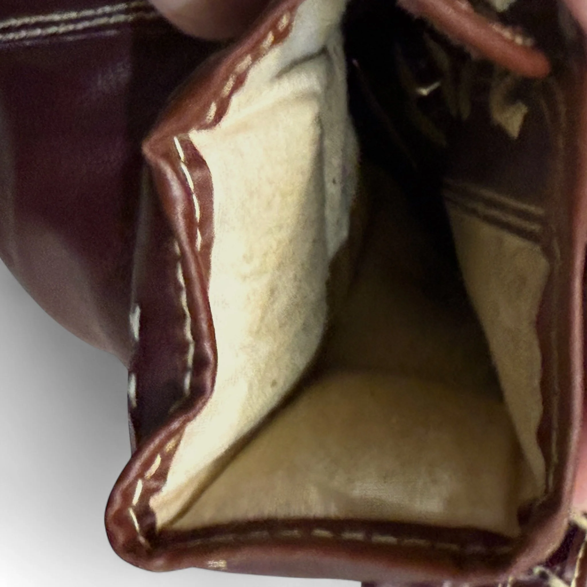 Pair of vintage 1970s Hutch 540 vinyl lace up boxing globes, ideal for retro sports display or boxing memorabilia collection.