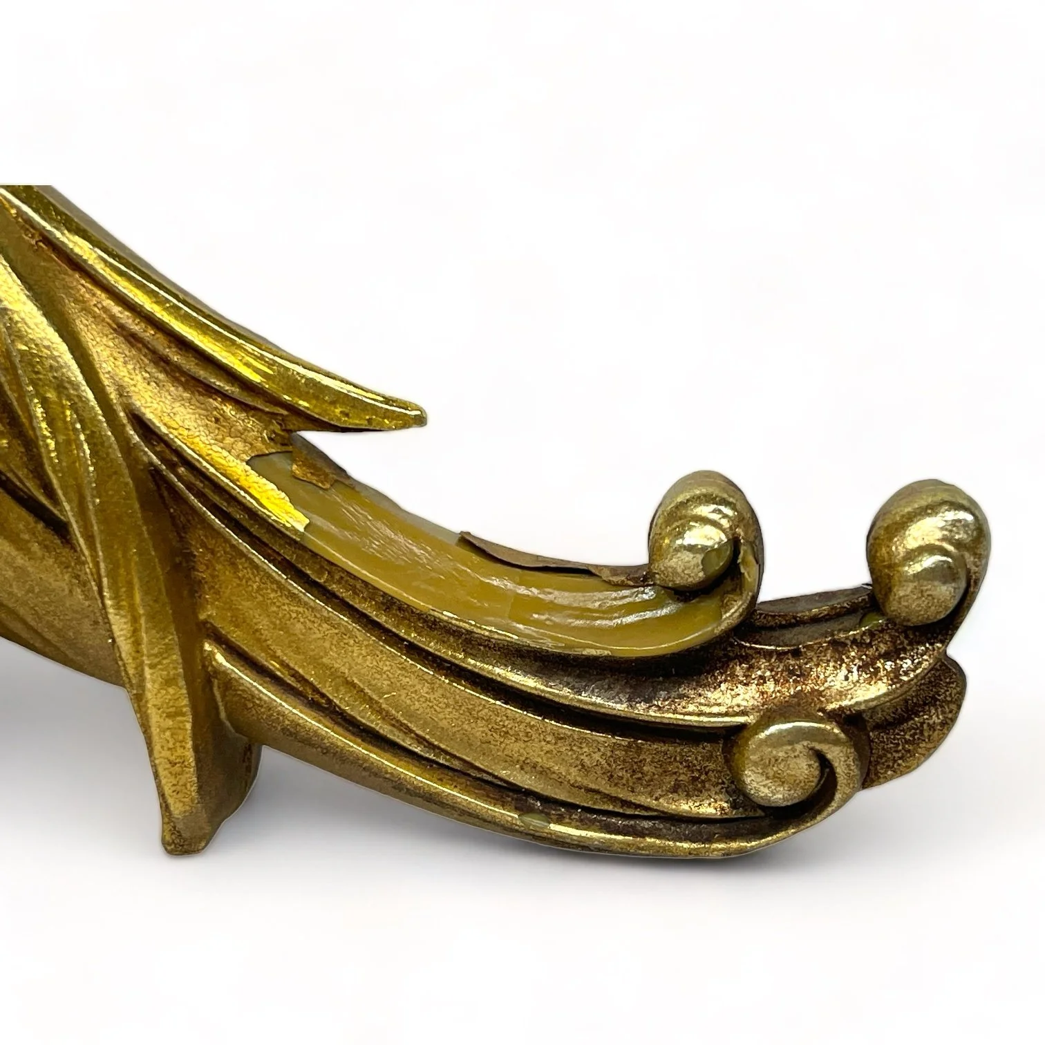 Vintage 1960s Syroco gold tabletop peacocks set of 2