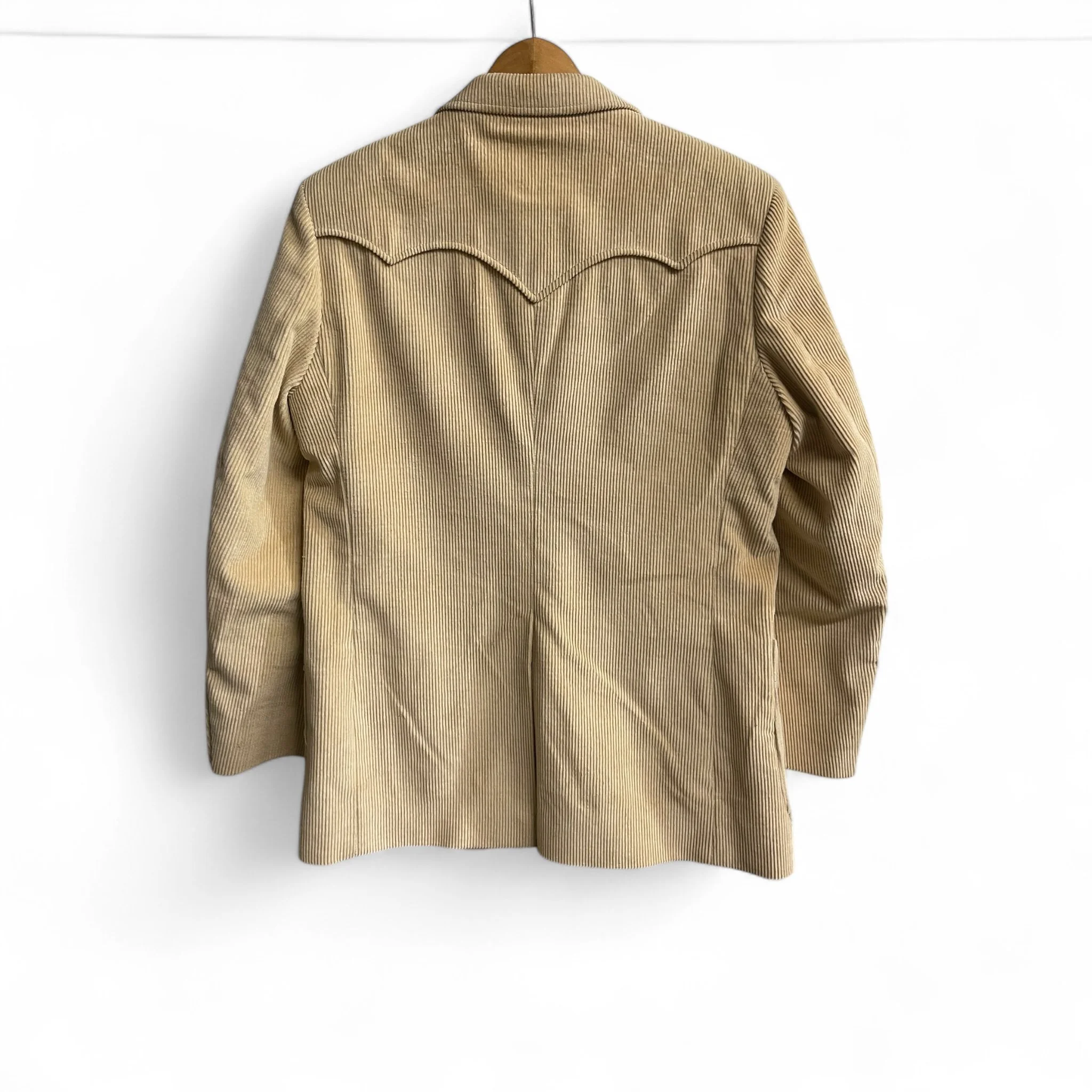 Vintage Corduroy Sport Coat Blazer - Western Yoke, Fully Lined Jacket, Size 40R, button front closure, front pockets, interior zipper pockets. 70s retro classic apparel.