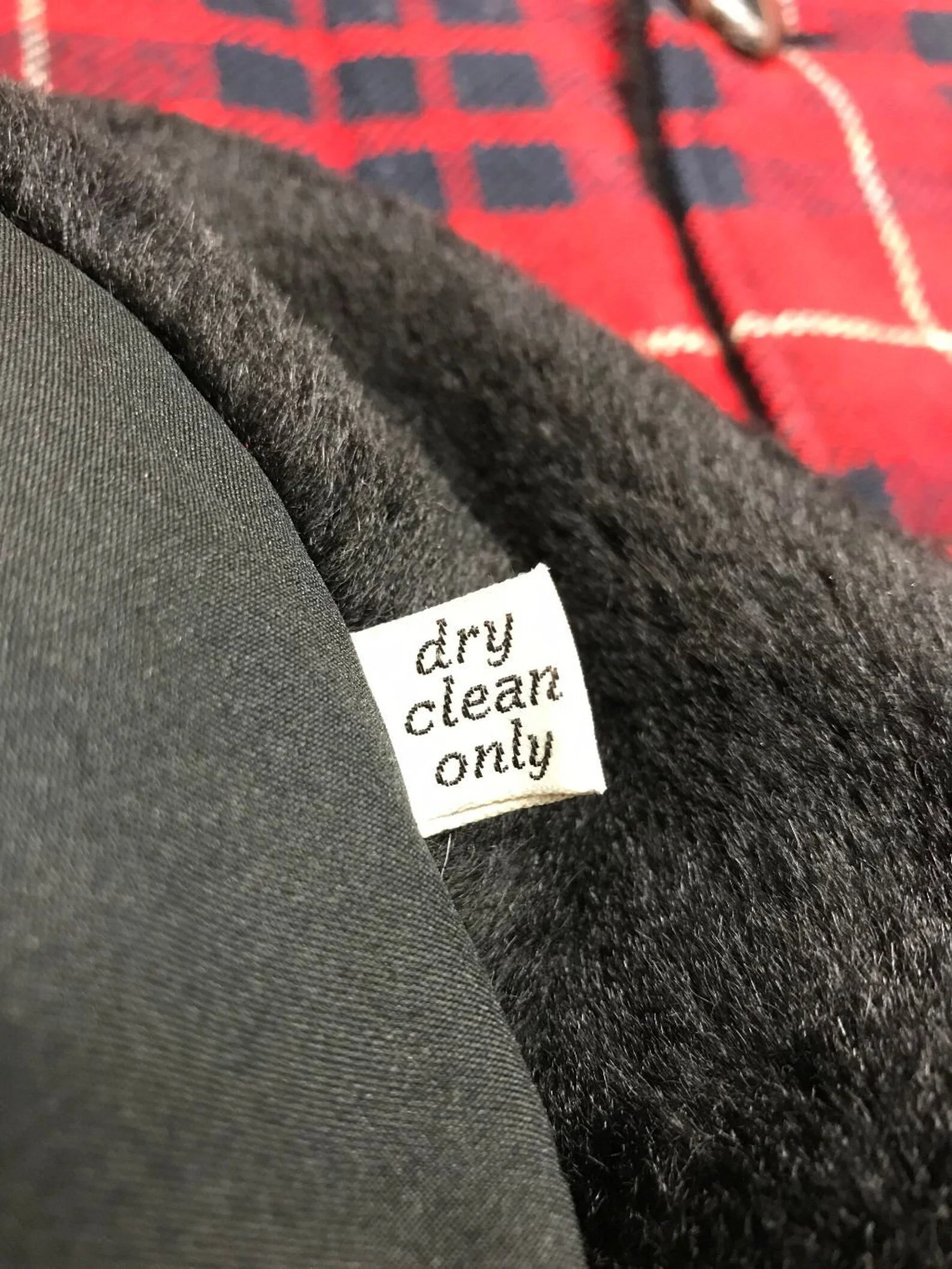 Vintage 1950s womens Pendleton red and black plaid button front wool coat with faux fur collar and side pockets. Fully lined.