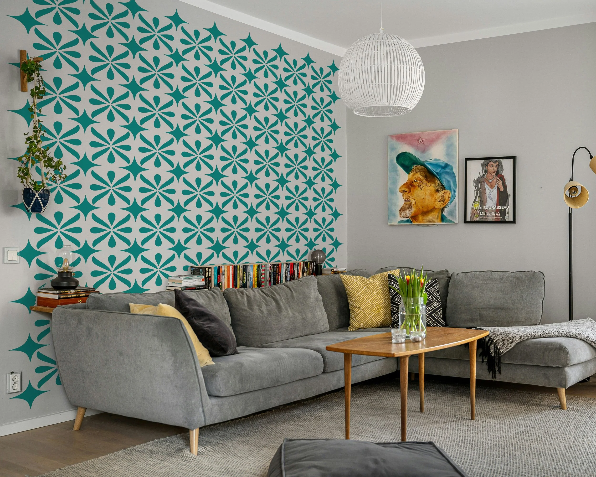 Atomic star motif wall decal in mid century modern style, removable vinyl for retro or space age decor, perfect for MCM themed interiors.