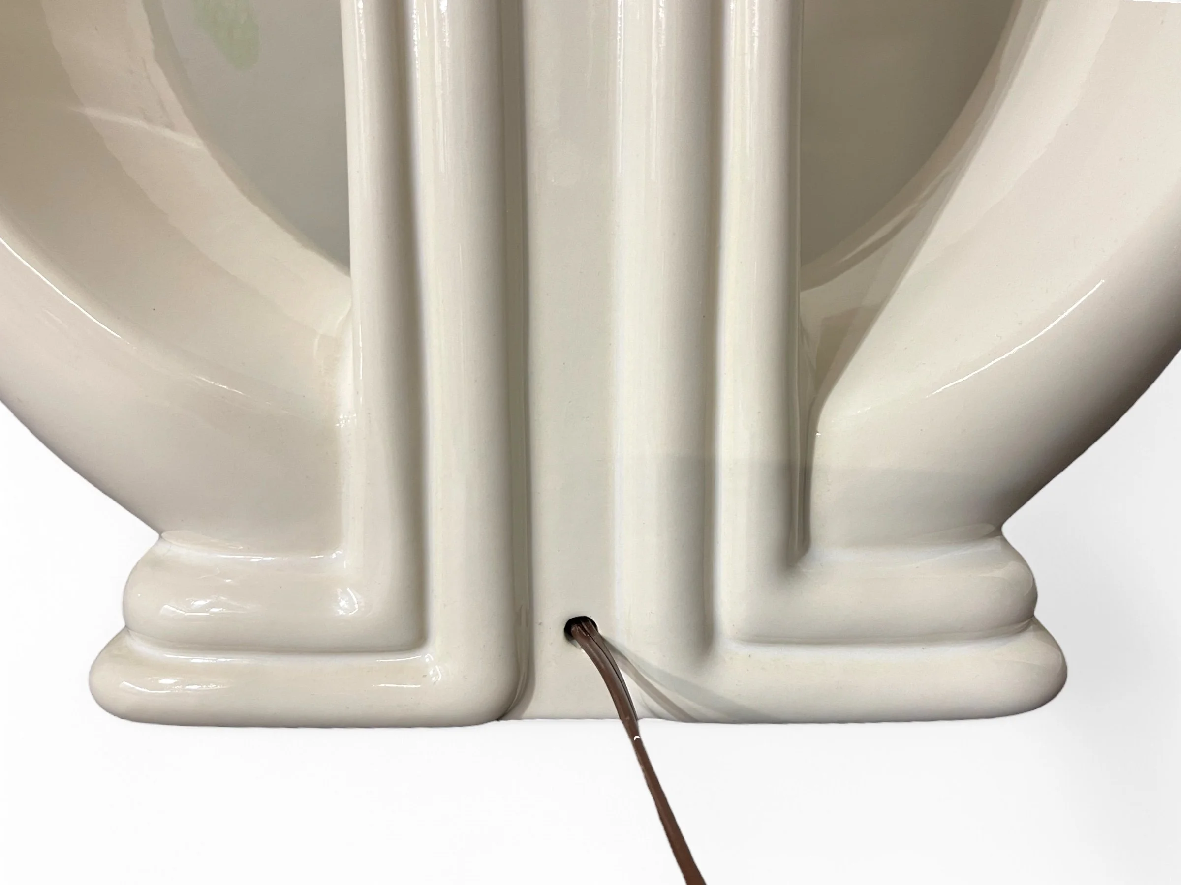 Vintage large, heavy duty 1970s Art Decor white glazed ceramic table lamp with sculptural design, mid century modern lighting, retro home decor, statement lamp for living room or bedroom.