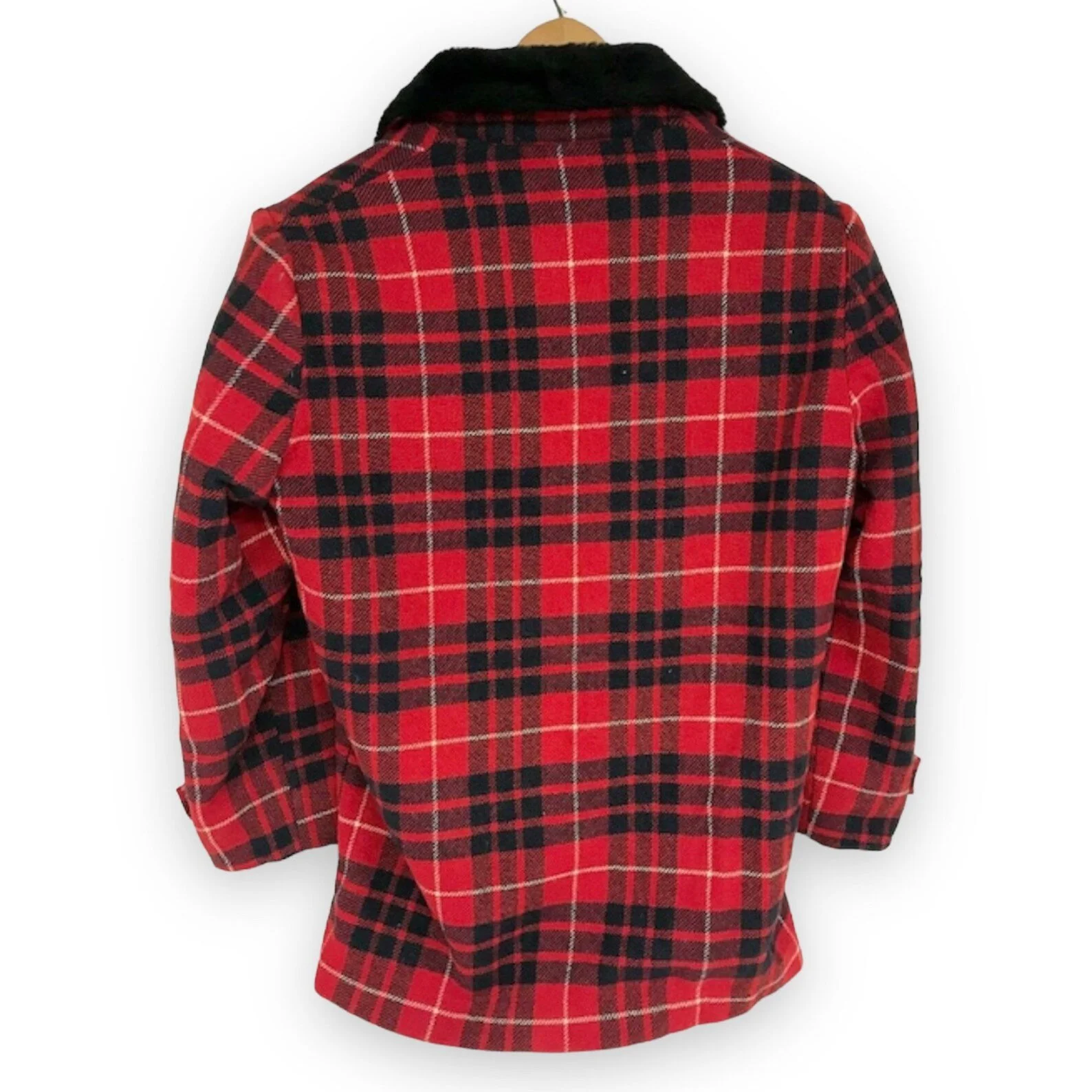 Vintage 1950s womens Pendleton red and black plaid button front wool coat with faux fur collar and side pockets. Fully lined.