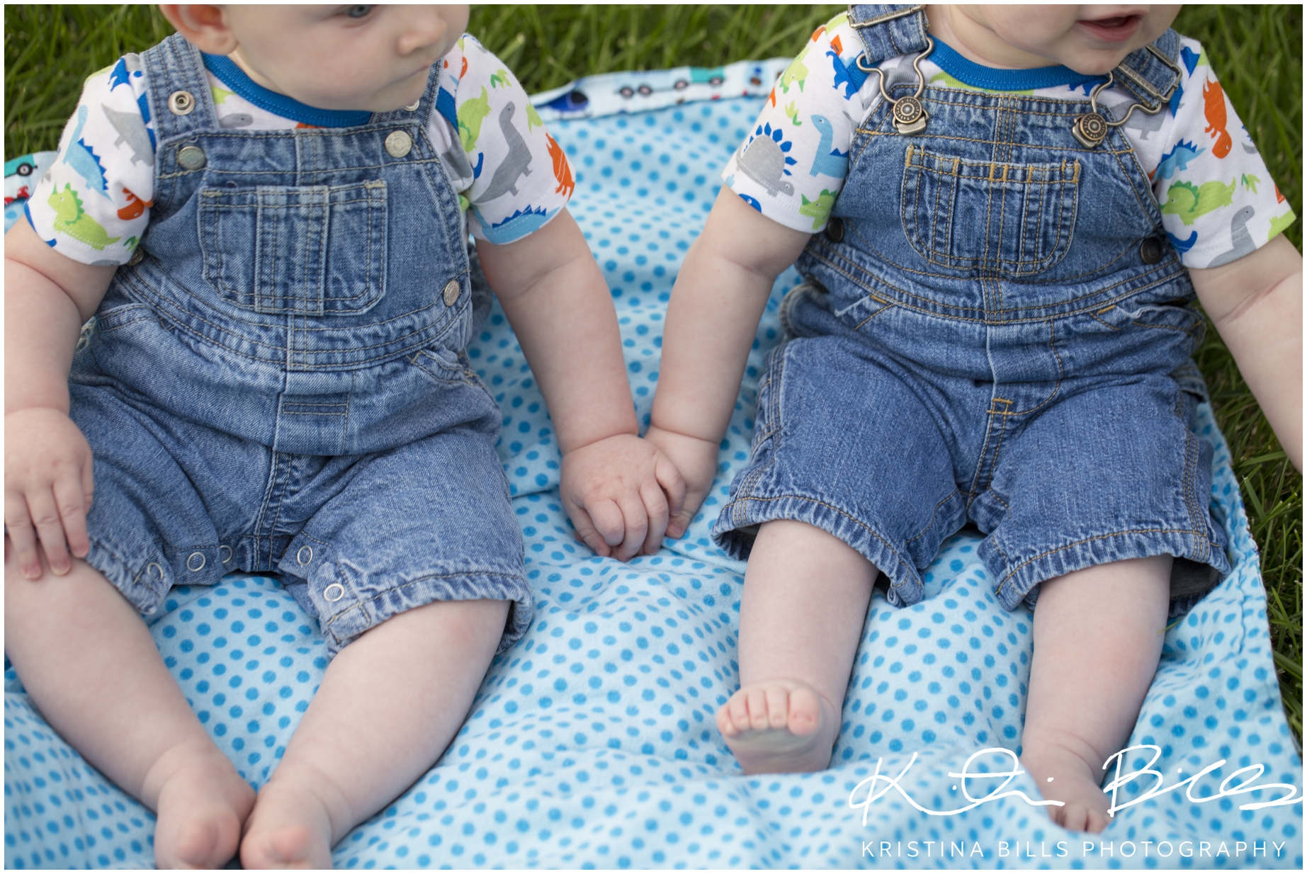 This is my favorite picture!!!! I love LOVE that they are holding hands. Talk about a total heart melt! LOVE these guys!!! I just want to kiss kiss kiss them ALL. DAY. LONG!!!!!