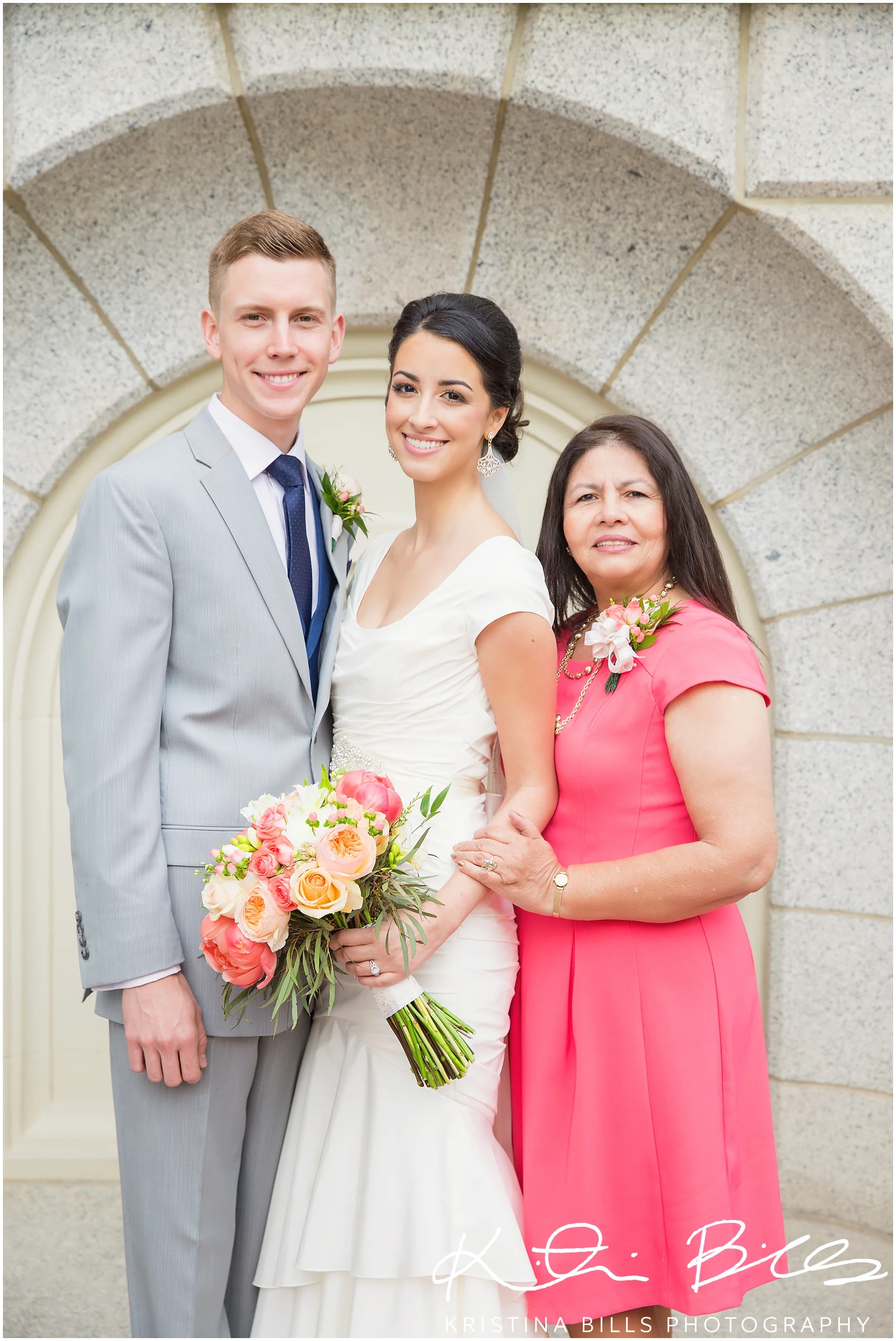 SaltLakeLDSTempleWeddingphoto_0015.jpg