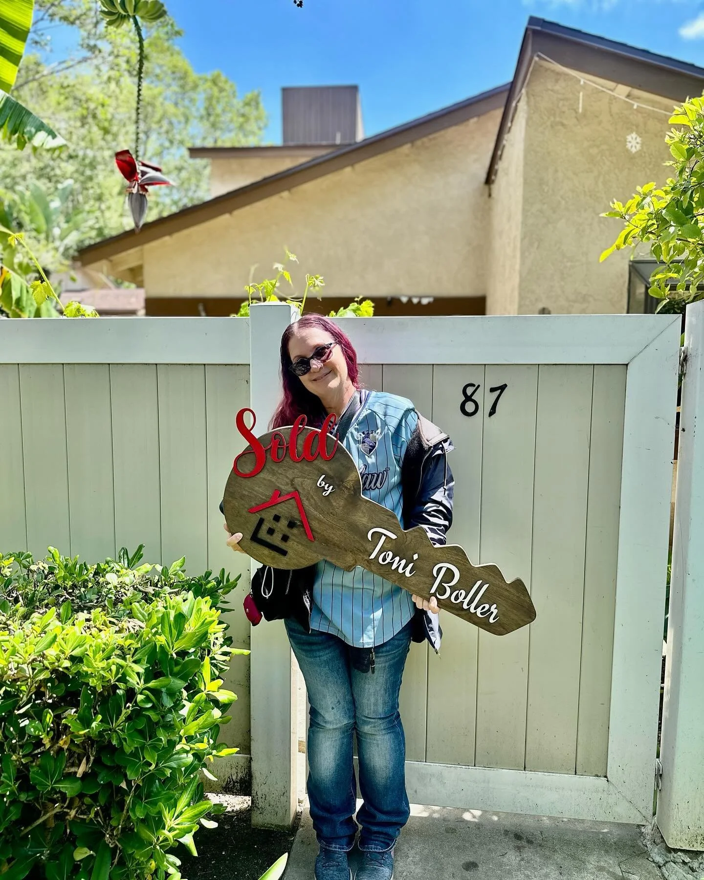 🎉 Another closing in the books! 🏠✨ I&rsquo;m beyond thankful for the opportunity to help my amazing clients find their dream home in Azusa. I met my clients a little over a month and half ago - they were prepared, motivated, and ready to pounce whe