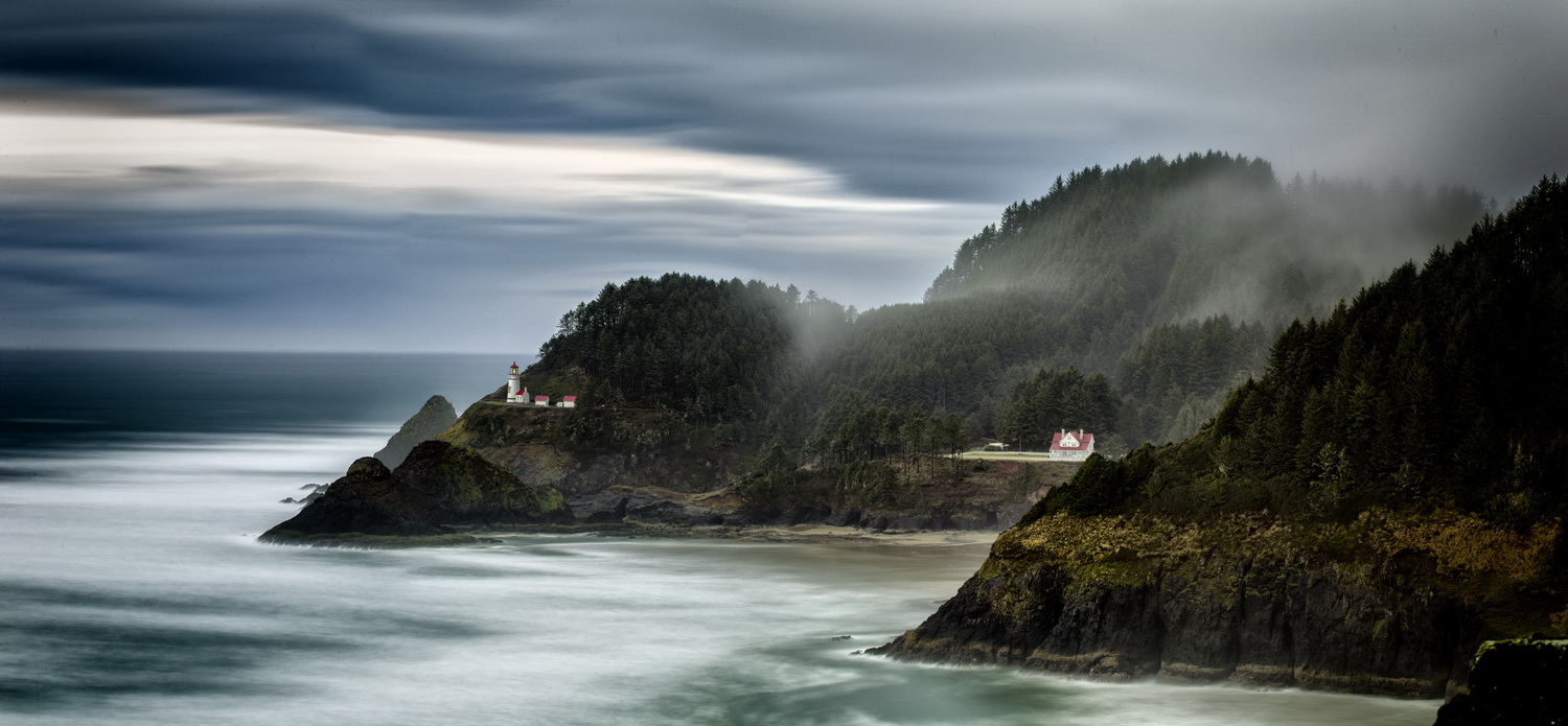Lighthouse Pano 1b_resize_resize.jpg