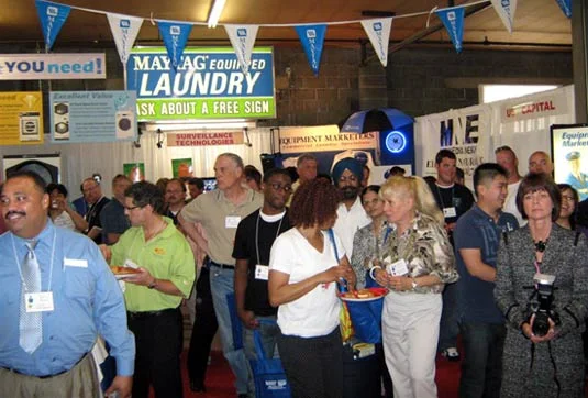 ts10_crowd2_05-10-2010.jpg