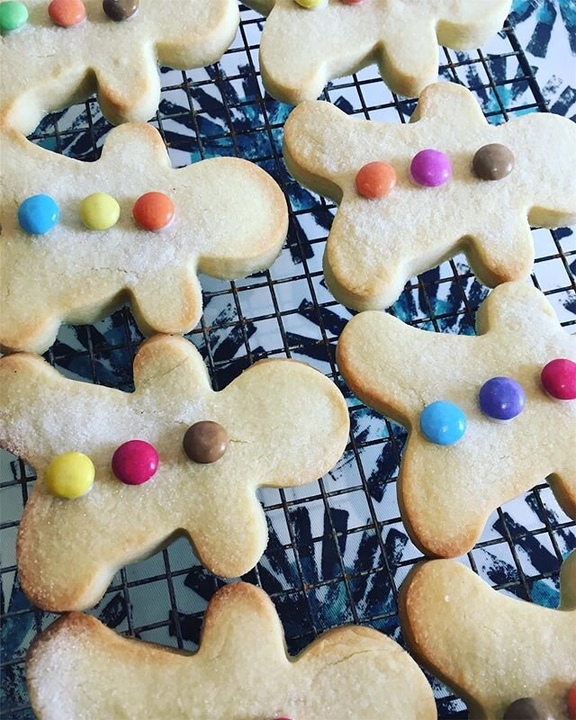 Shortbread People // Freshly baked and in store TODAY! 🌟#allbuttershortbread #shortbreadpeople #shortbread #homemade #madeinstore #biscuits #villageshop #ruralliving #countrylife #generalstore #postoffice #cafe #shopsmall #shoplocal