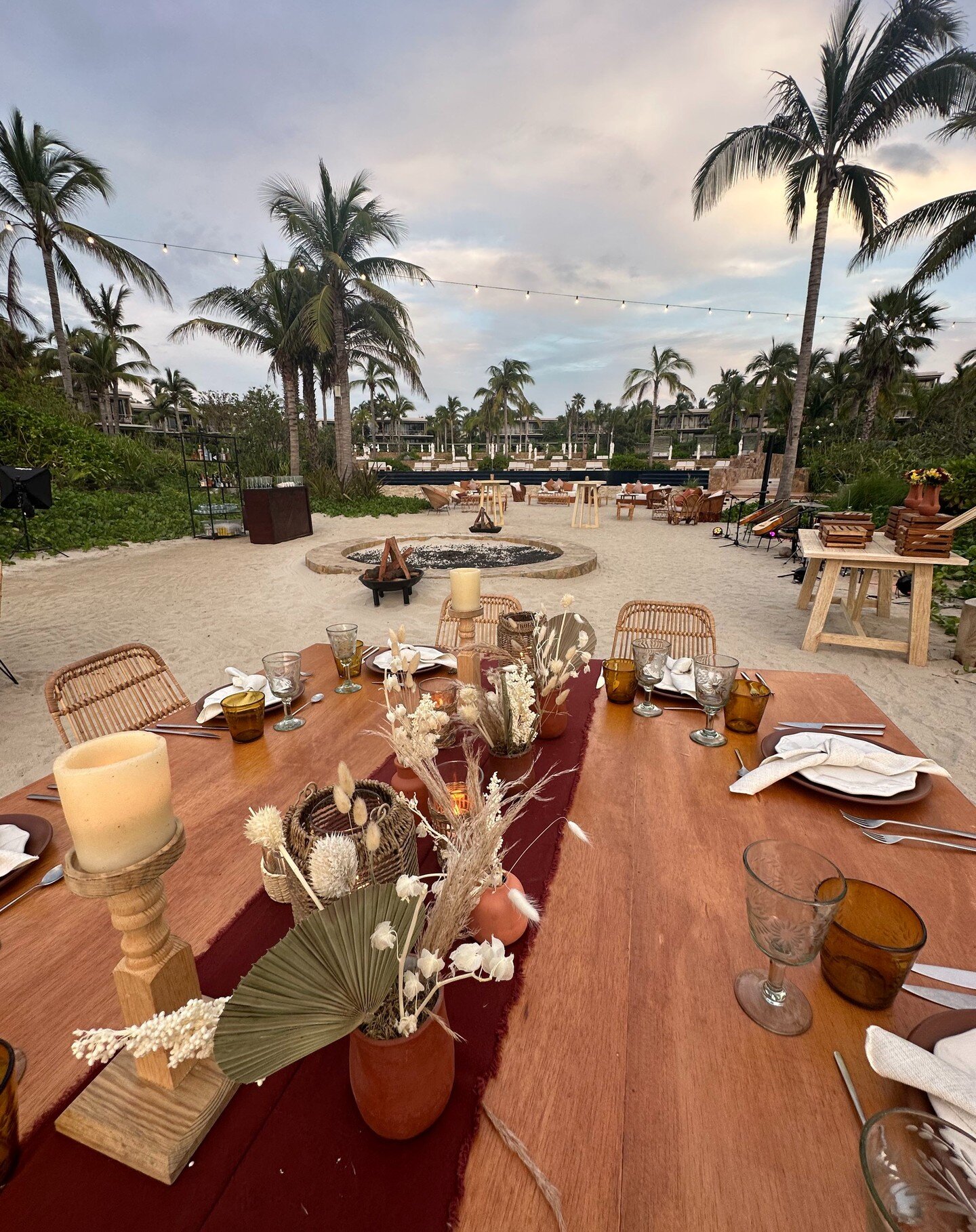 Bring on the festive celebrations! 

We're dreaming of these picturesque tablescapes and oceanside backdrops from our most recent sales incentive in Punta Mita, Mexico. 

We love the chance to create memorable experiences for our clients and hope thi