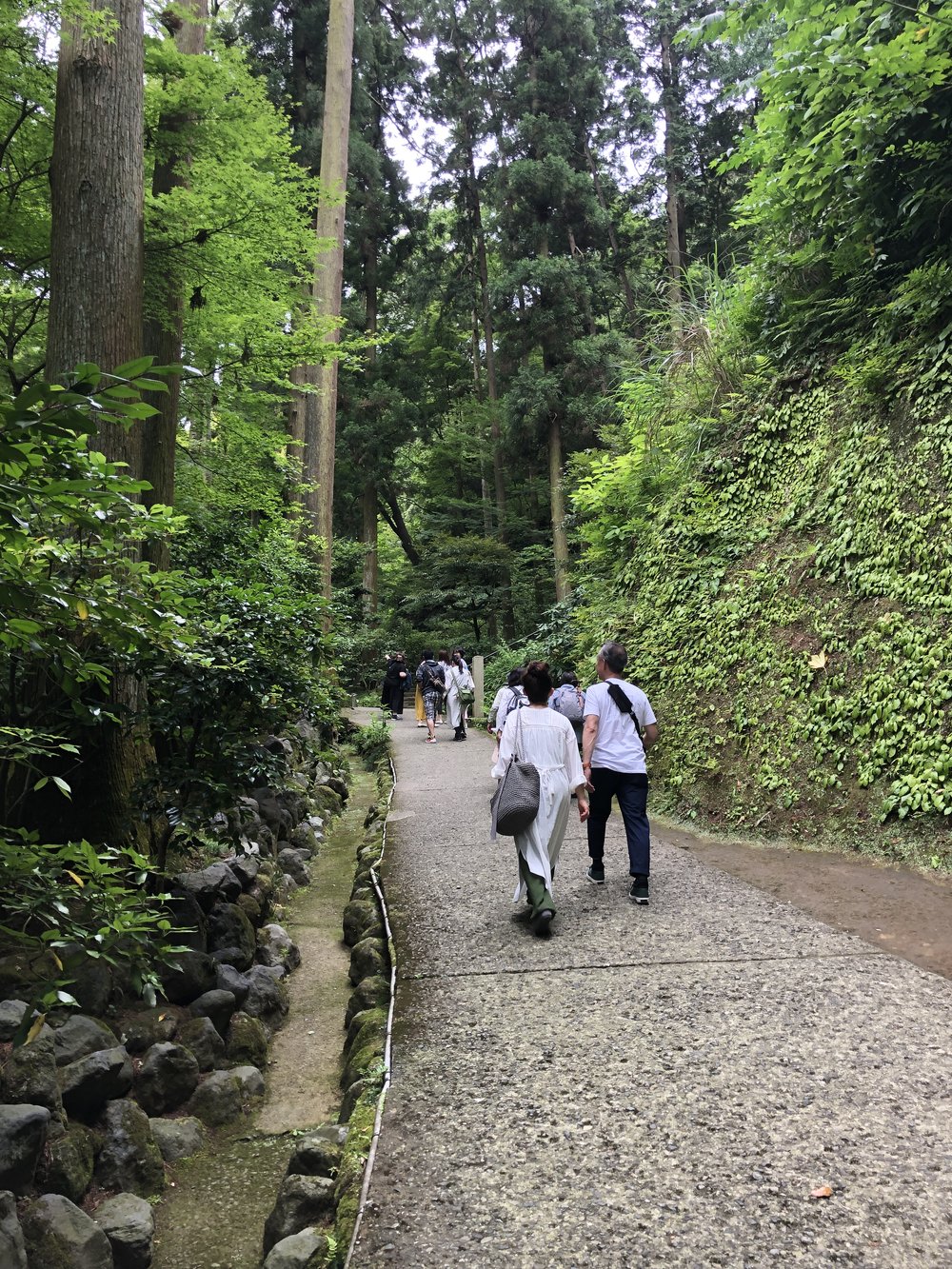 Graveyard path on the Daibutsu Trail