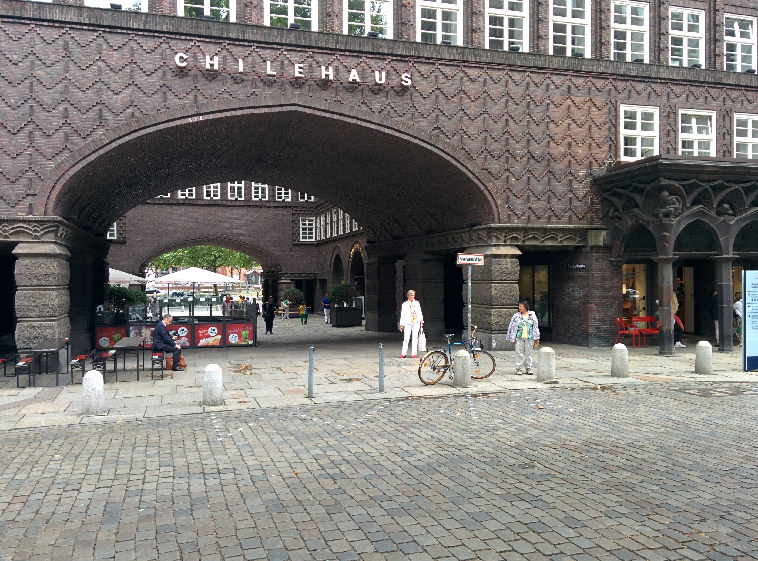 Das Chilehaus (built 1922-1924), rent: 15,50 EUR per square meter.