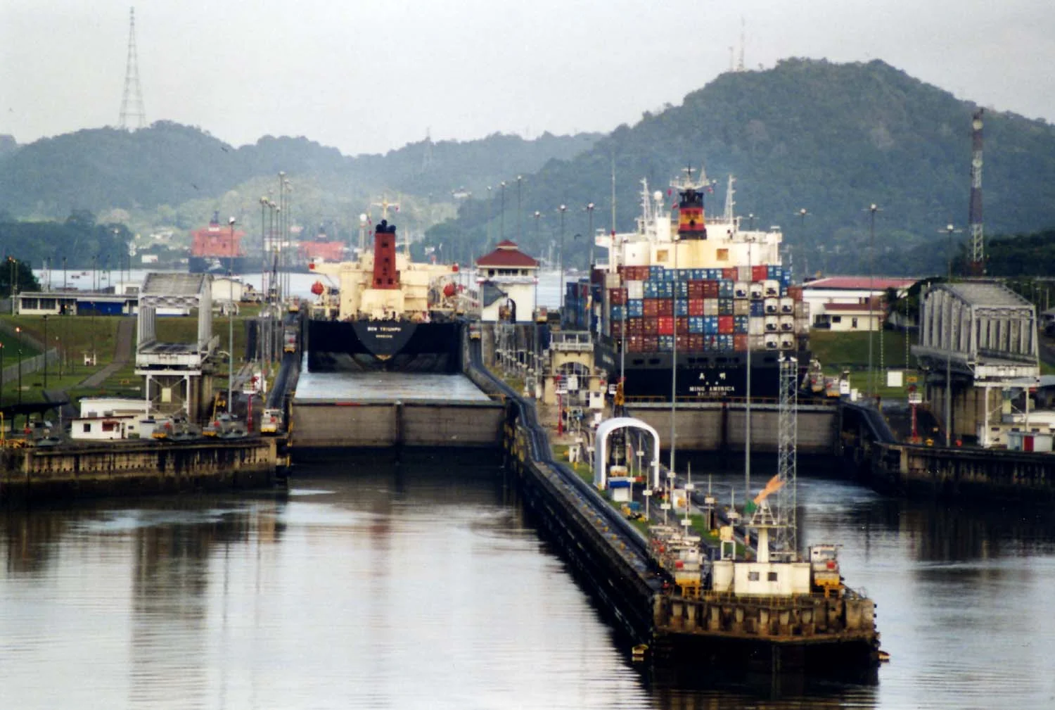 Miraflores locks at the Panama Canal, photo courtesy of Stan Shebs.
