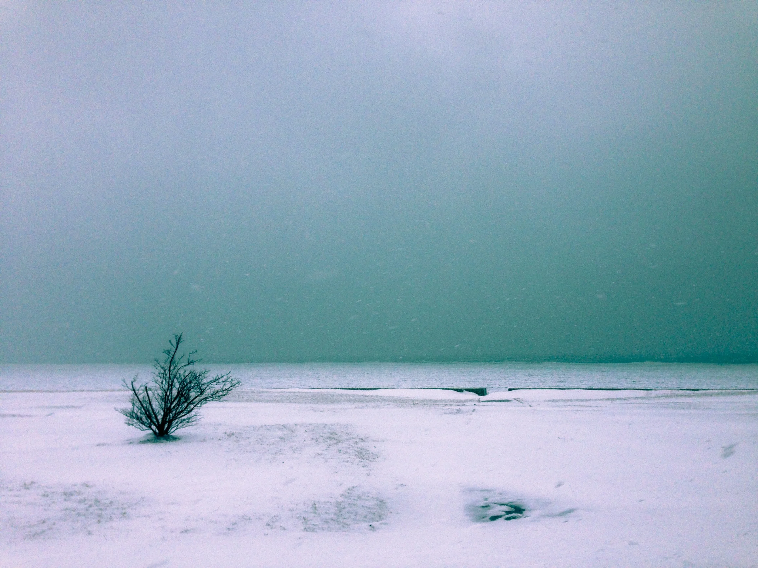  Lakefront in winter, Chicago 