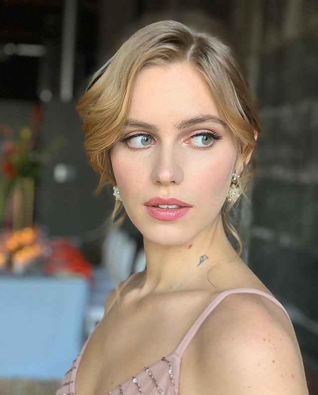 🌸blushing bridesmaid @bmilyeradley
Using @bthreebalm toner and squalene oil to prep the skin, @limelifebyalcone foundation and concealer, @colourpopcosmetics on the eyes and @patmgrathreal lipstick in “Profumo”. ⠀⠀
.
.
.
.
.
.
.
.
⠀⠀
#weddingmakeup #weddinghair #boston #thebostonbride #bostonmakeupartist #isaidyes #shesaidyes #wereengaged #engaged #bostonhairstylist #bostonweddings #bostonmua #weddinginspo #bridesmaidmakeup #bridesmaidhair #theknot #naturalmakeup #destinationwedding #bostonbride #updo #weddingchicks #bridalupdo