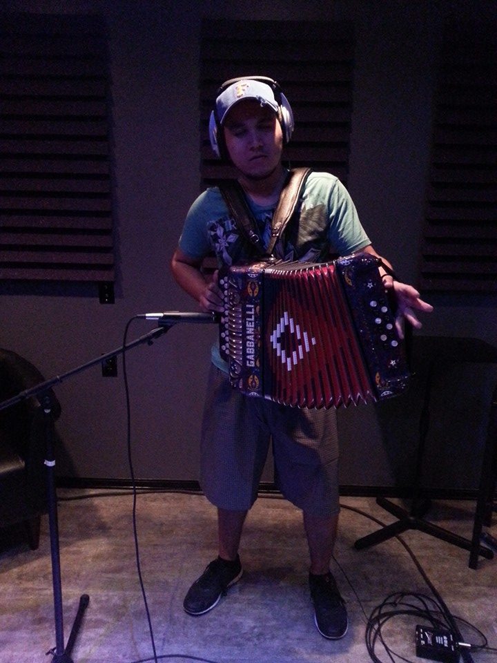 Josh, Pepe Tovar