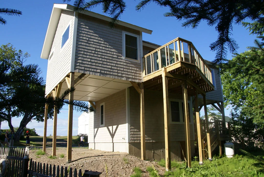 AW-South Elev Posts.jpg