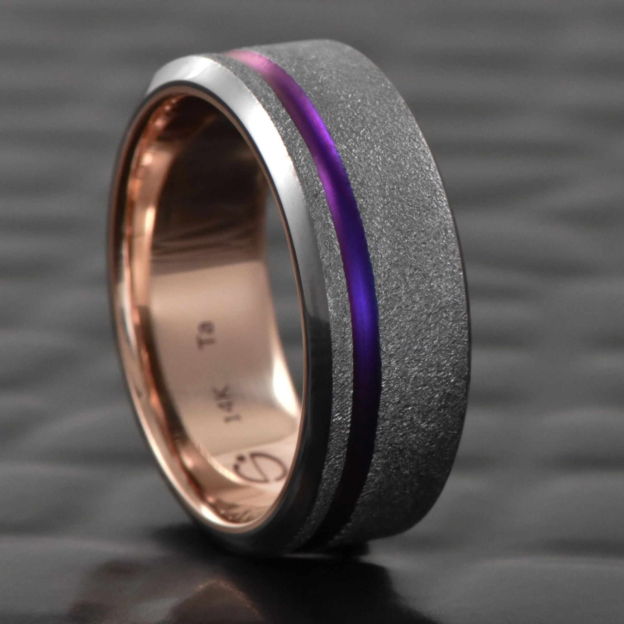 Tatnalum-Ring-Anodized-Inlay-Beveled-Edges-14K-Rose-Gold-Liner-Hammerd-Texture.jpg