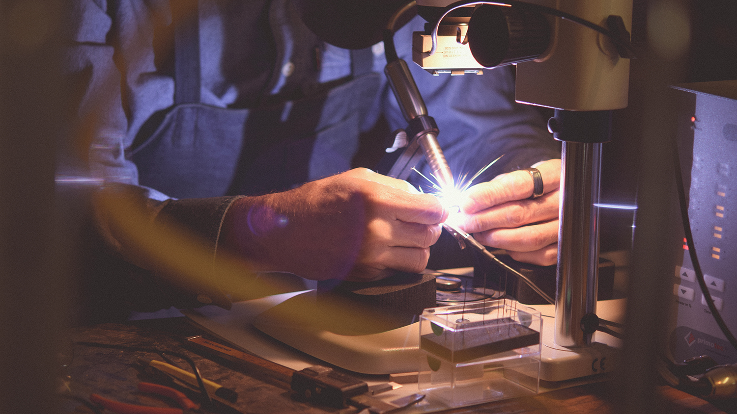  Micro Pulse welding a gold inlay. 