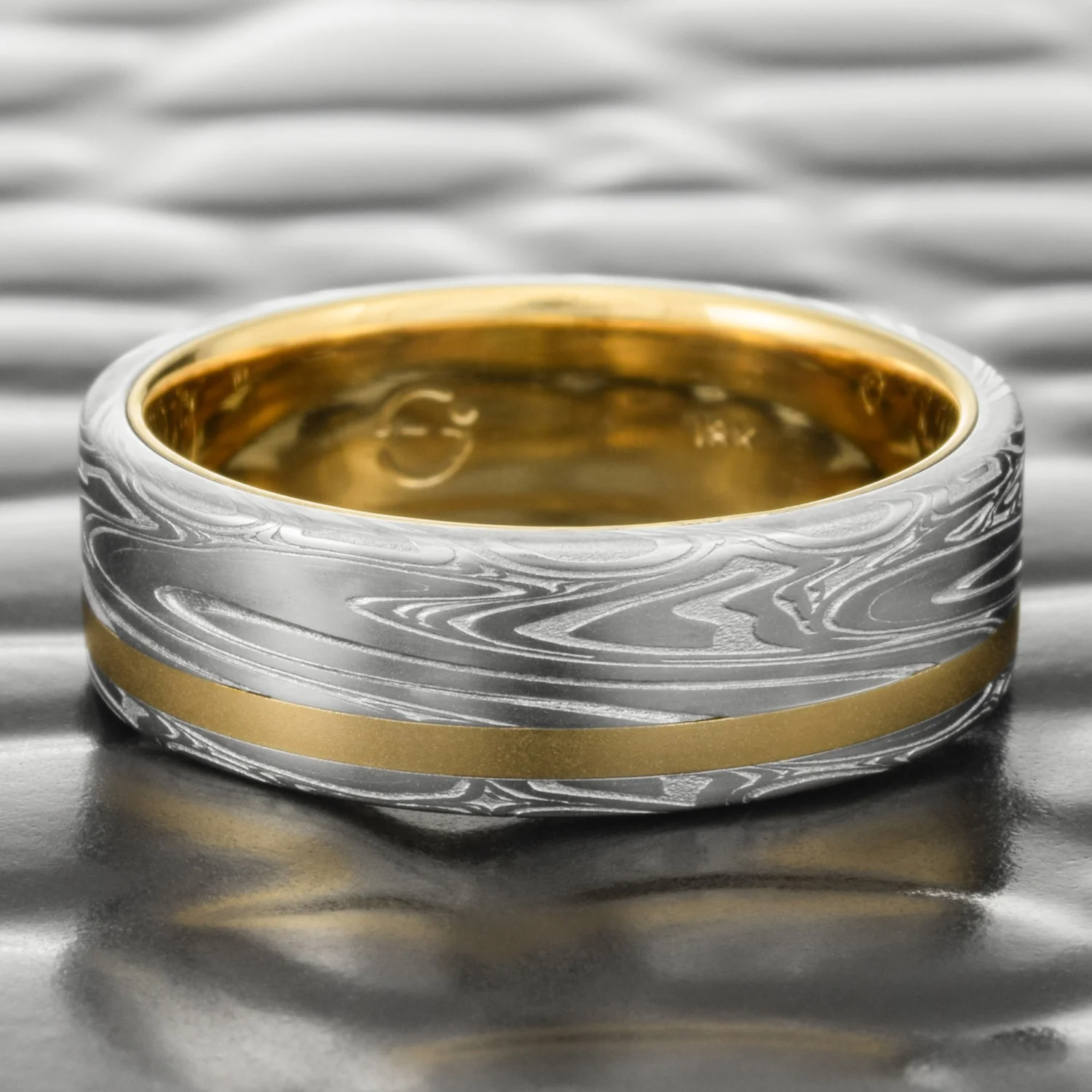 Flat handcrafted damascus steel inlay liner band