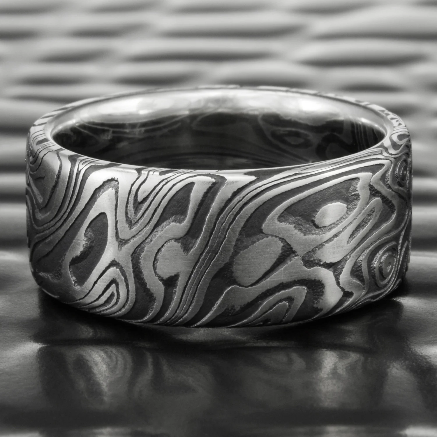 wavy patterned damascus steel band