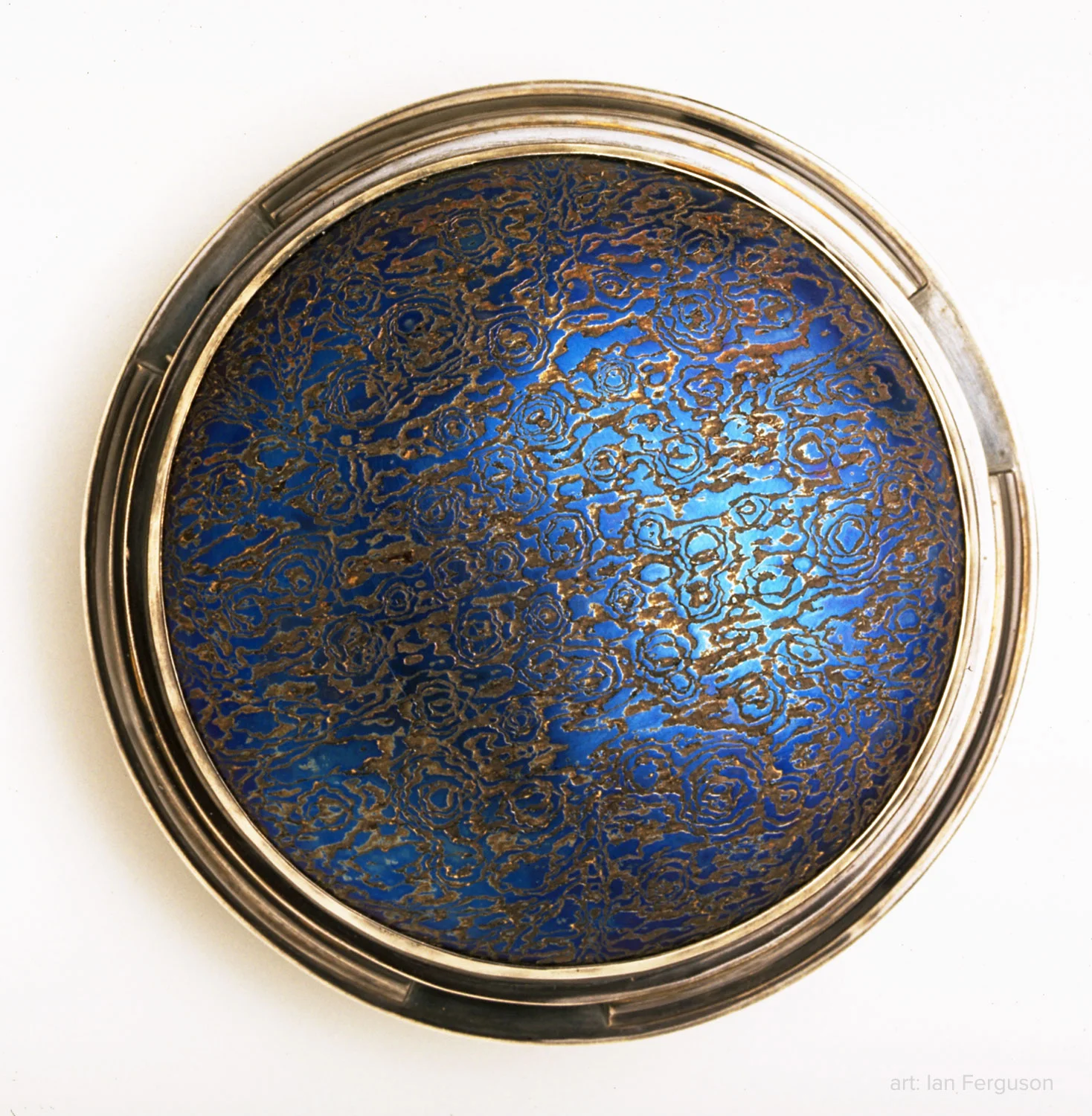 mokume-p40-Ian-Ferguson-Shield-Brooch-13.jpg