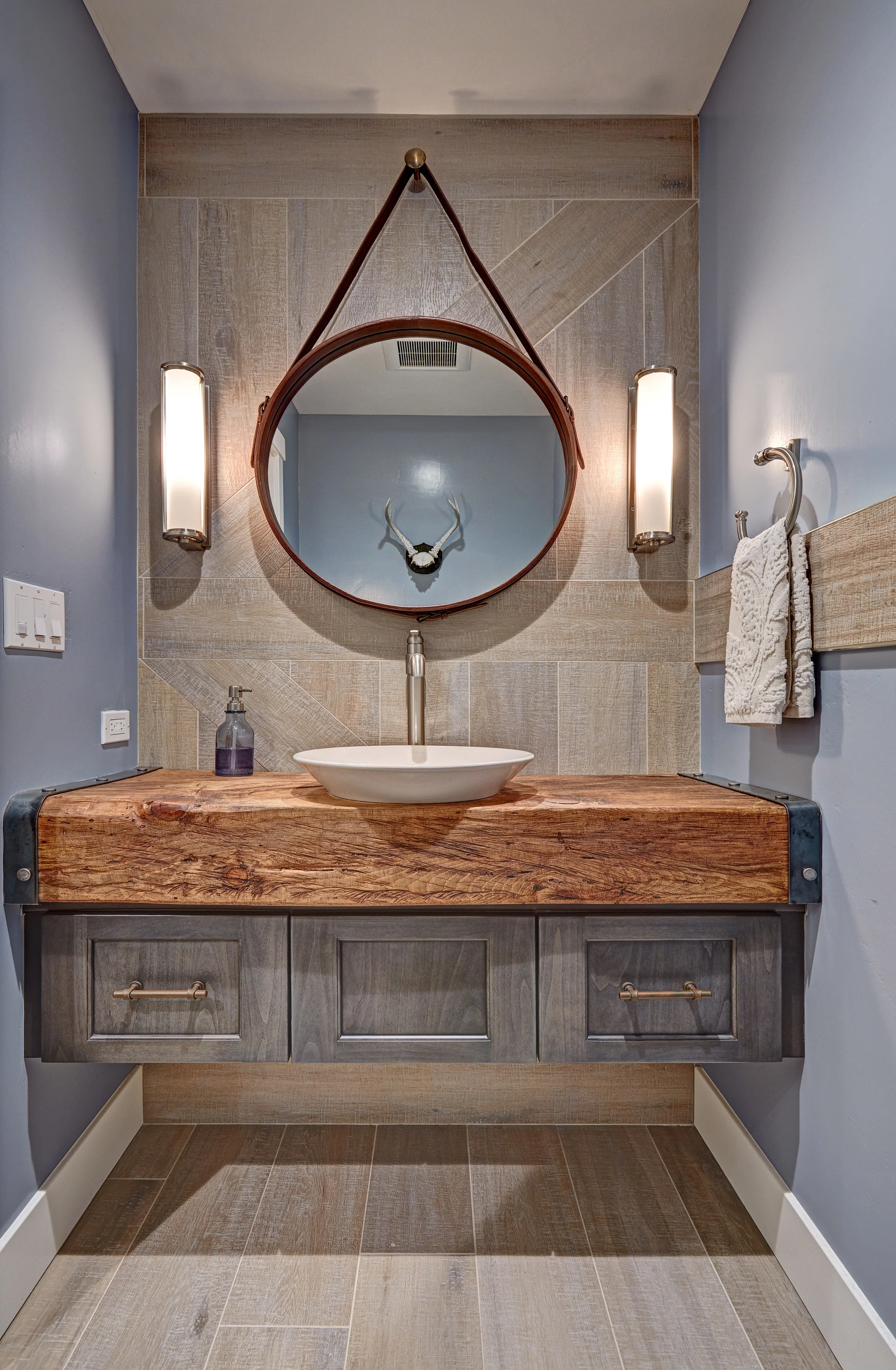 Loomis Industrial Eclectic . Nar Fine Carpentry . Sacramento . El Dorado Hills