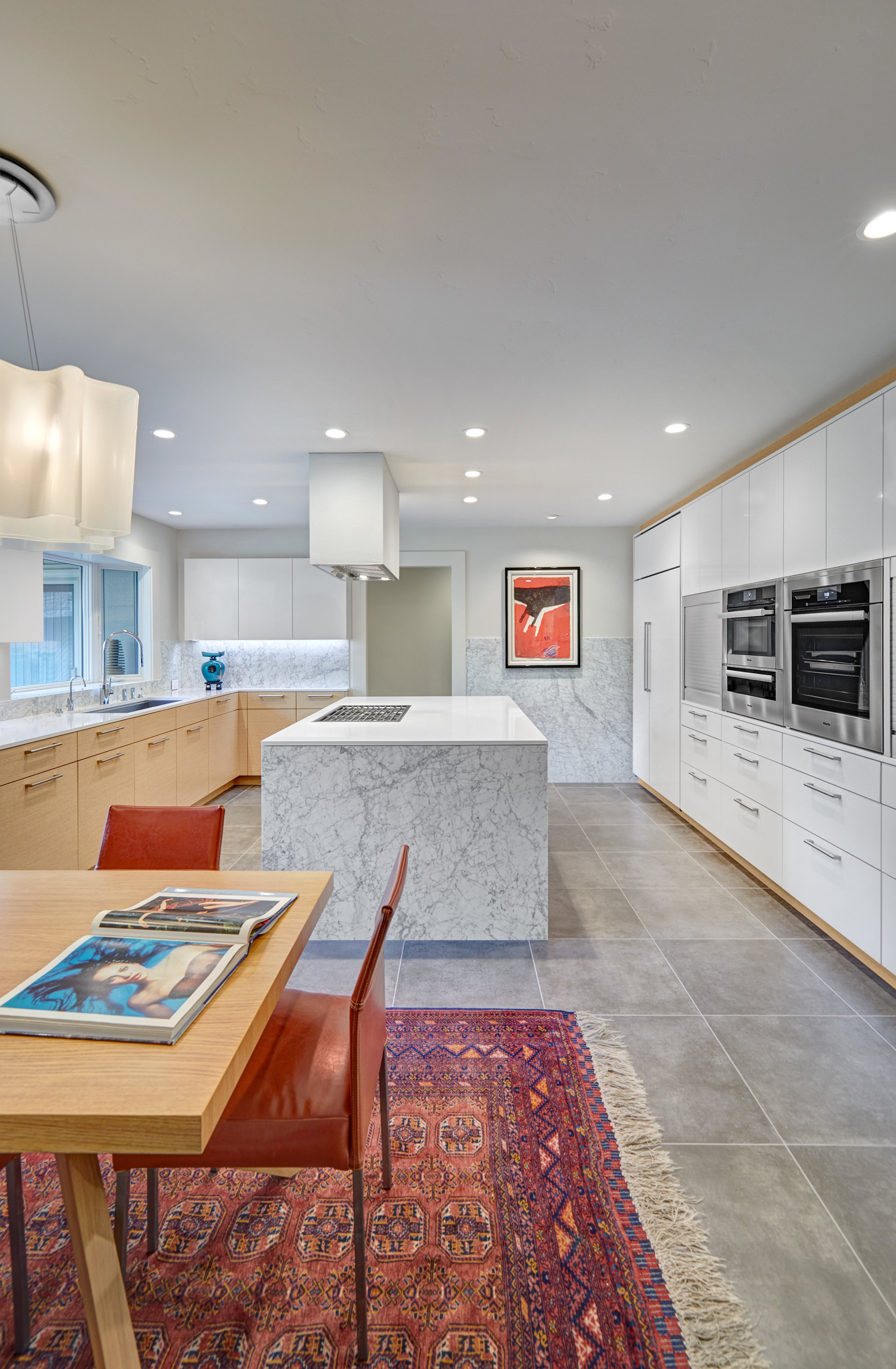 Modern White and Wood Kitchen | Nar Design Group