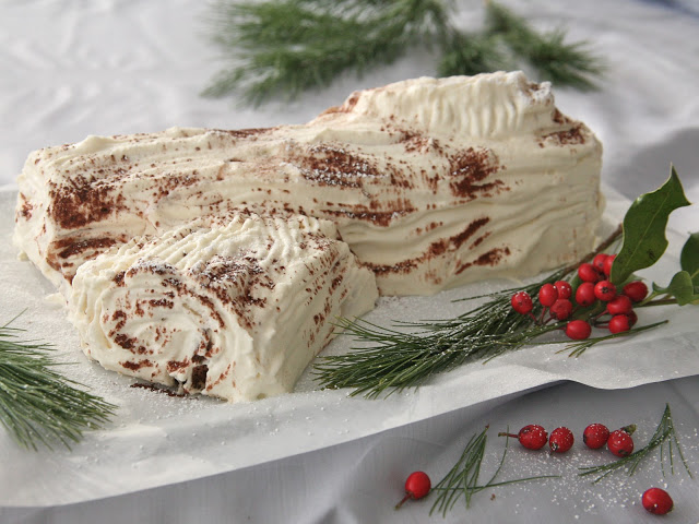 Buche de Noel (Yule Log Cake) - Humbly Homemade