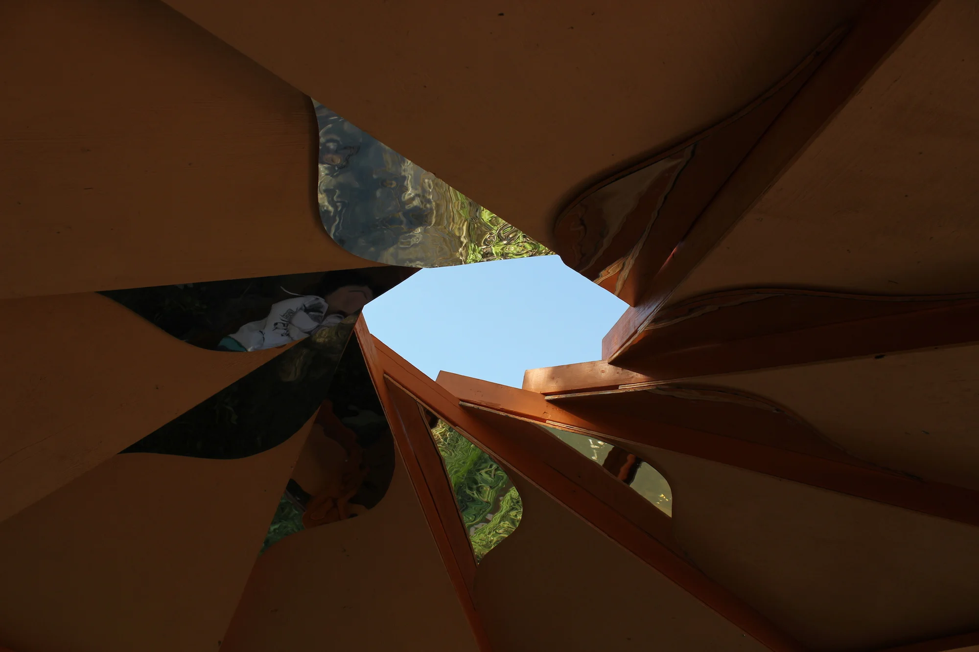 paulo-wellman-mirrazeebo-ceiling-oculus.JPG