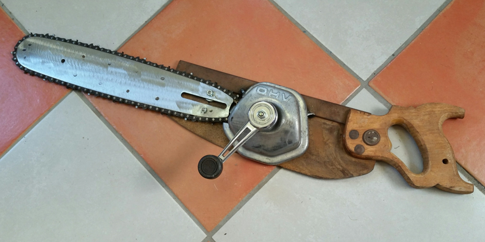 manual chainsaw too