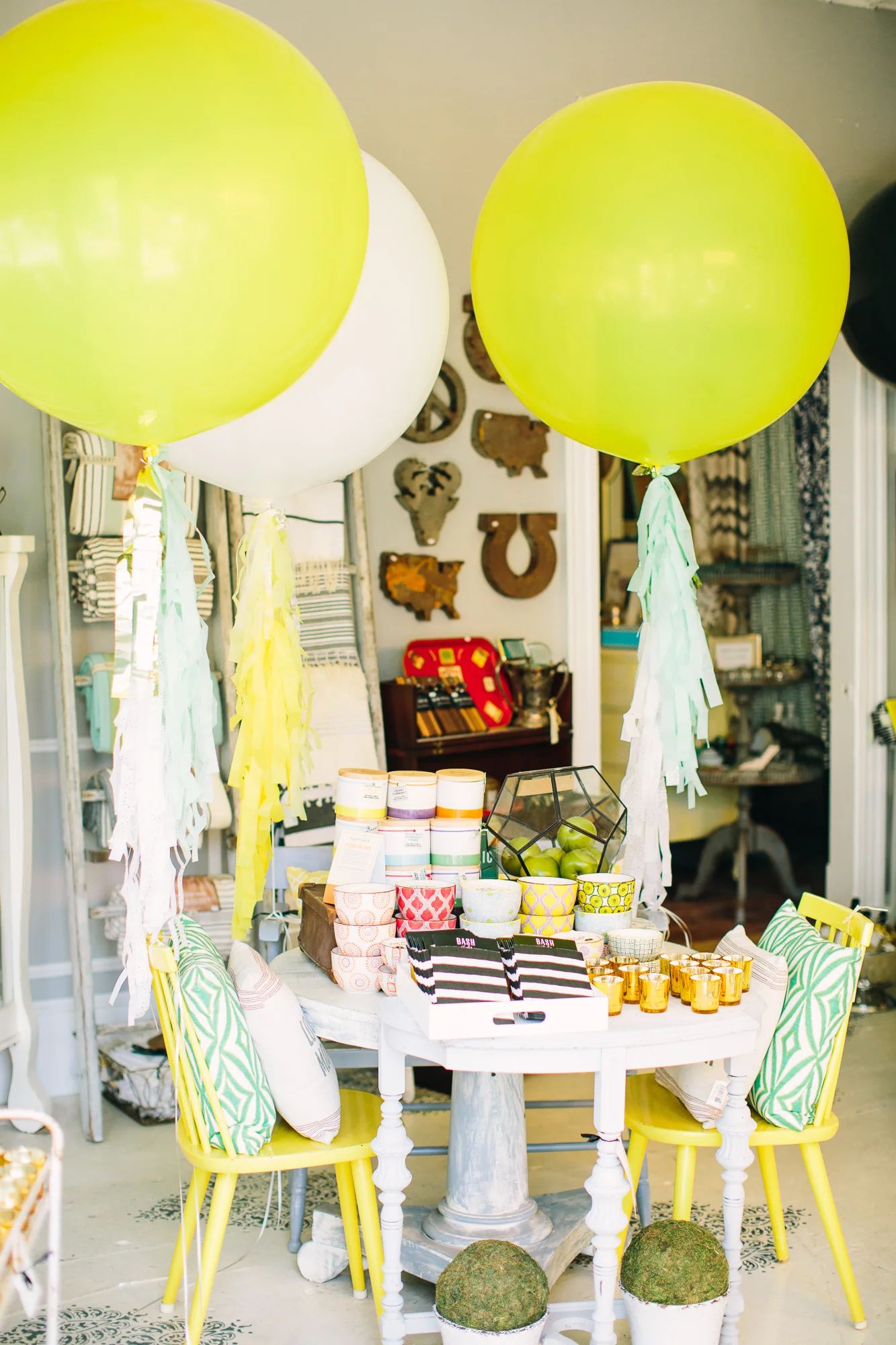 bash-studio-neatly-nested-large-balloons.jpg