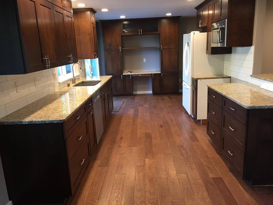 Engineered Vs Hardwood Flooring, Is It Ok To Put Engineered Hardwood In A Kitchen