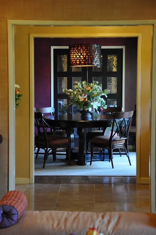 Enter to dining room 