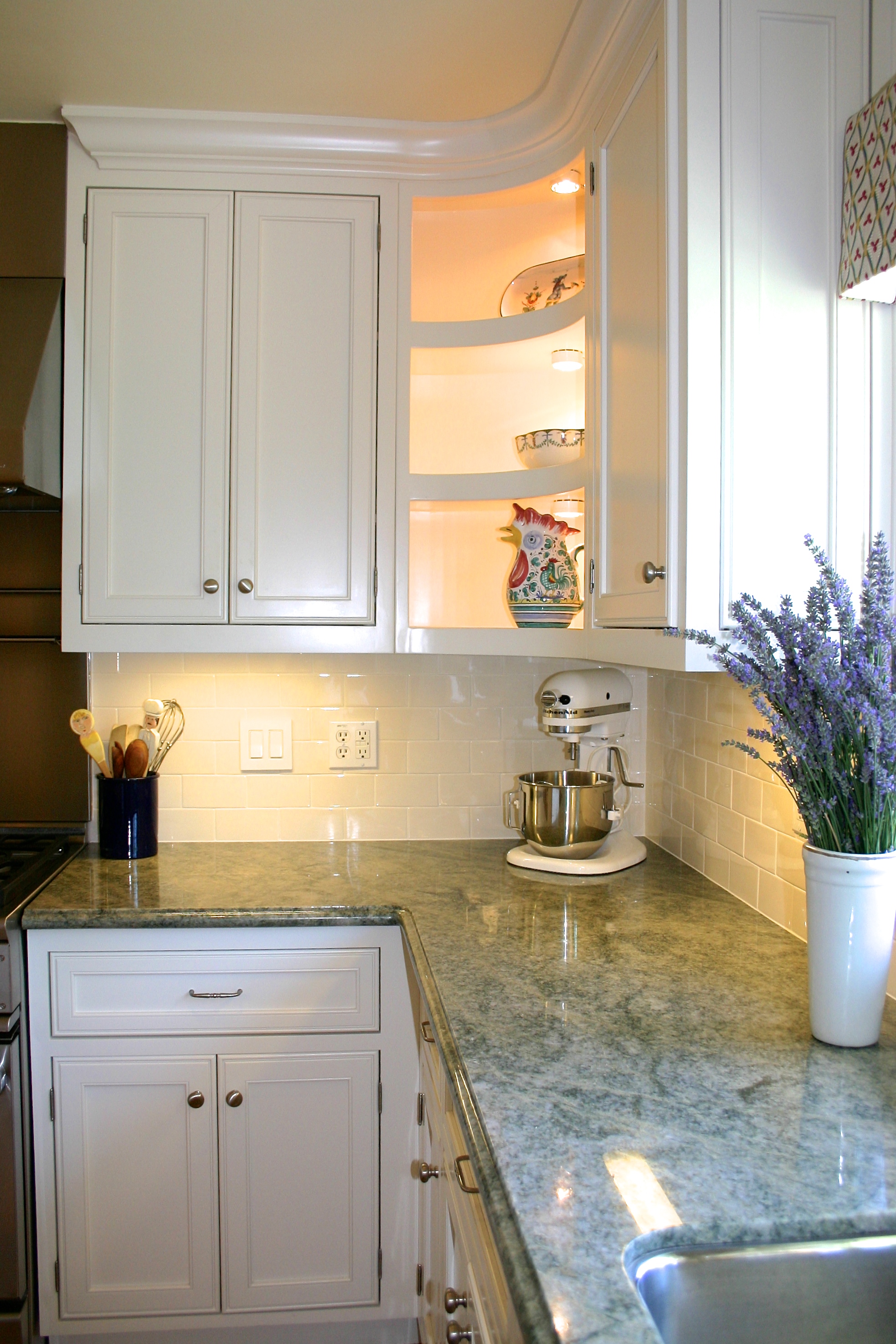 oval corner shelving and under cabinet lighting