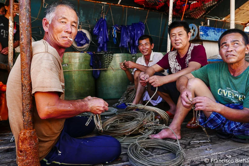 Crew of chinese longliner
