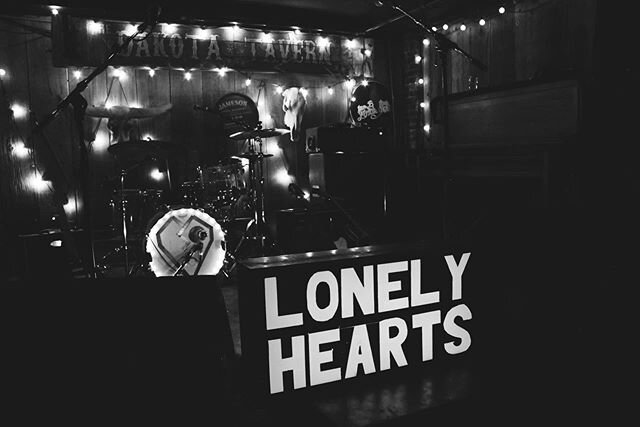 COUNTDOWN: 1 week until we return to @thedakotatavern for the coziest dance party you&rsquo;ve ever seen. It&rsquo;ll be a leap year celebration you&rsquo;ll never forget! TRUST!
.
📸 @quinndpro .
.
.
.
#lonelyhearts 
#thelonelyhearts 
#rocknroll 
#l