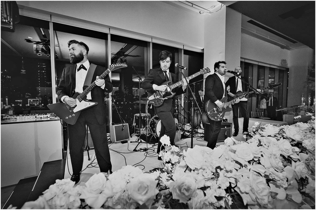 The boys feeling significantly less Lonely as we had our 6 PIECE BAND out in full force on Sunday! Soooooooo much fun. 🎸 🥁 🎤 🪘🪇. 

📸: @engagingimages